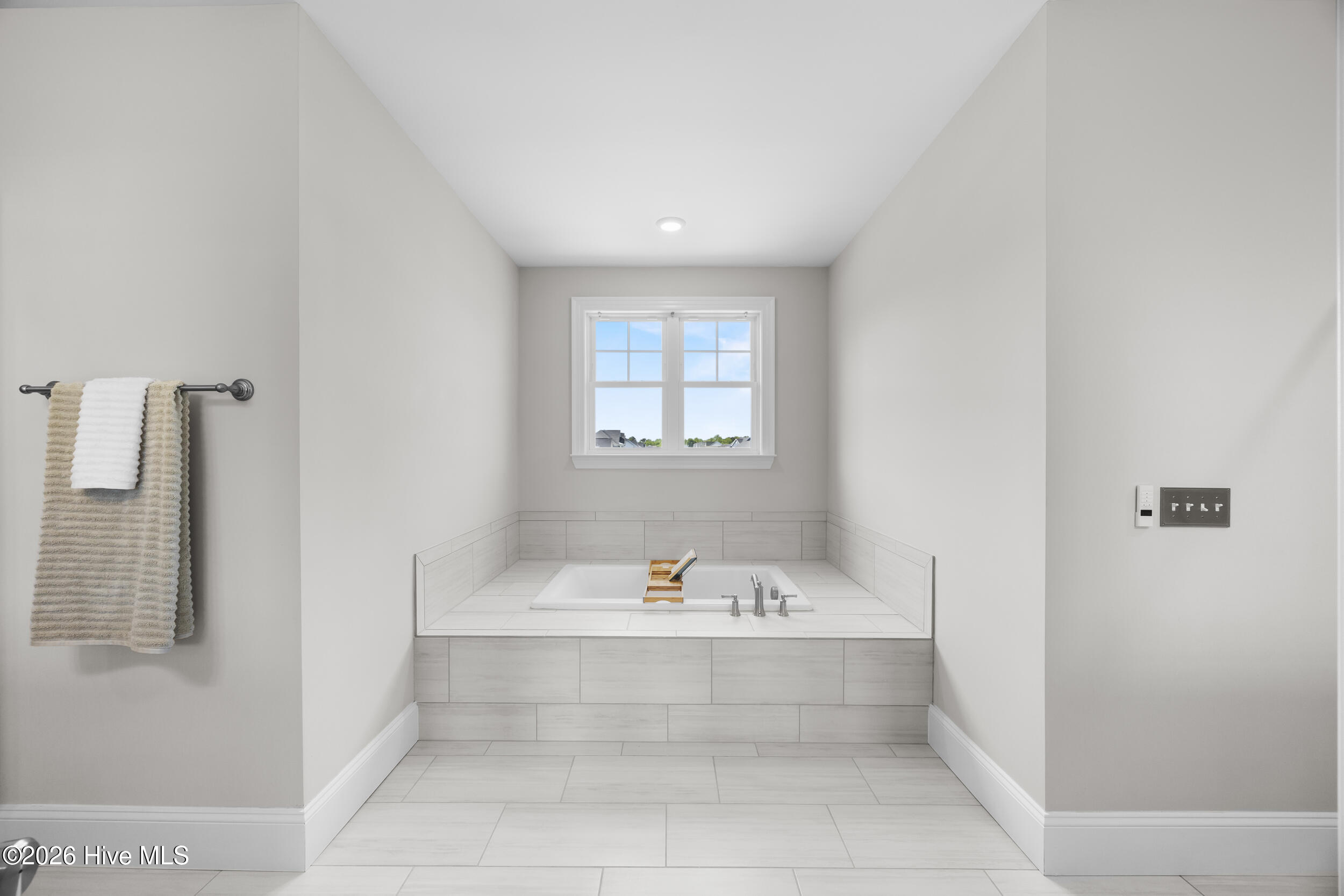 100567603 | Photo 29