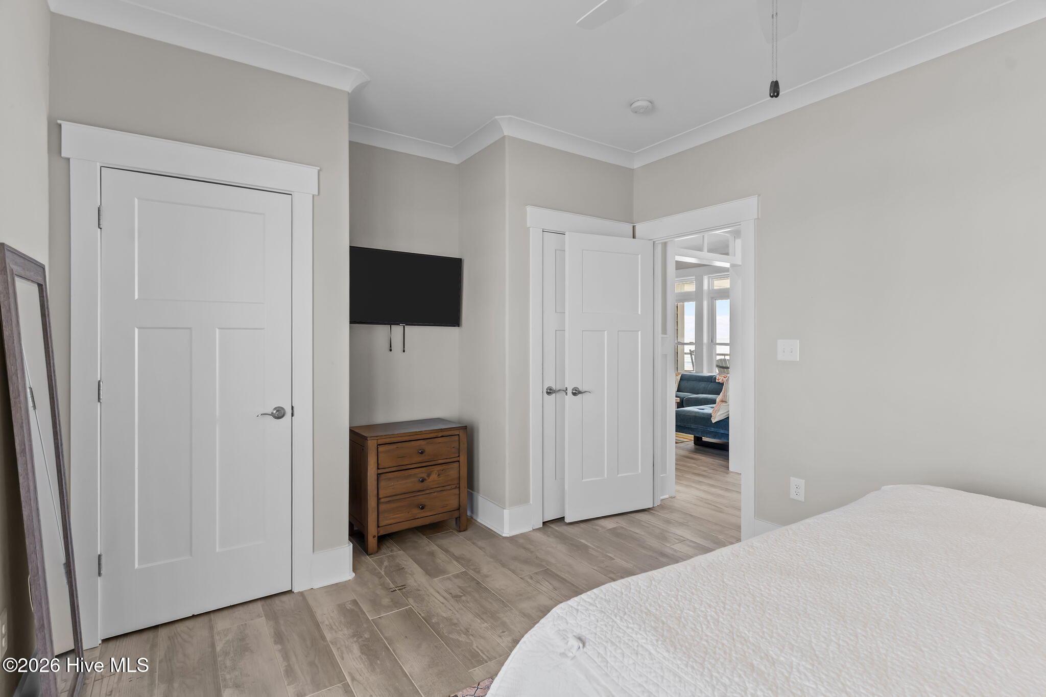 100554272 | Photo 35