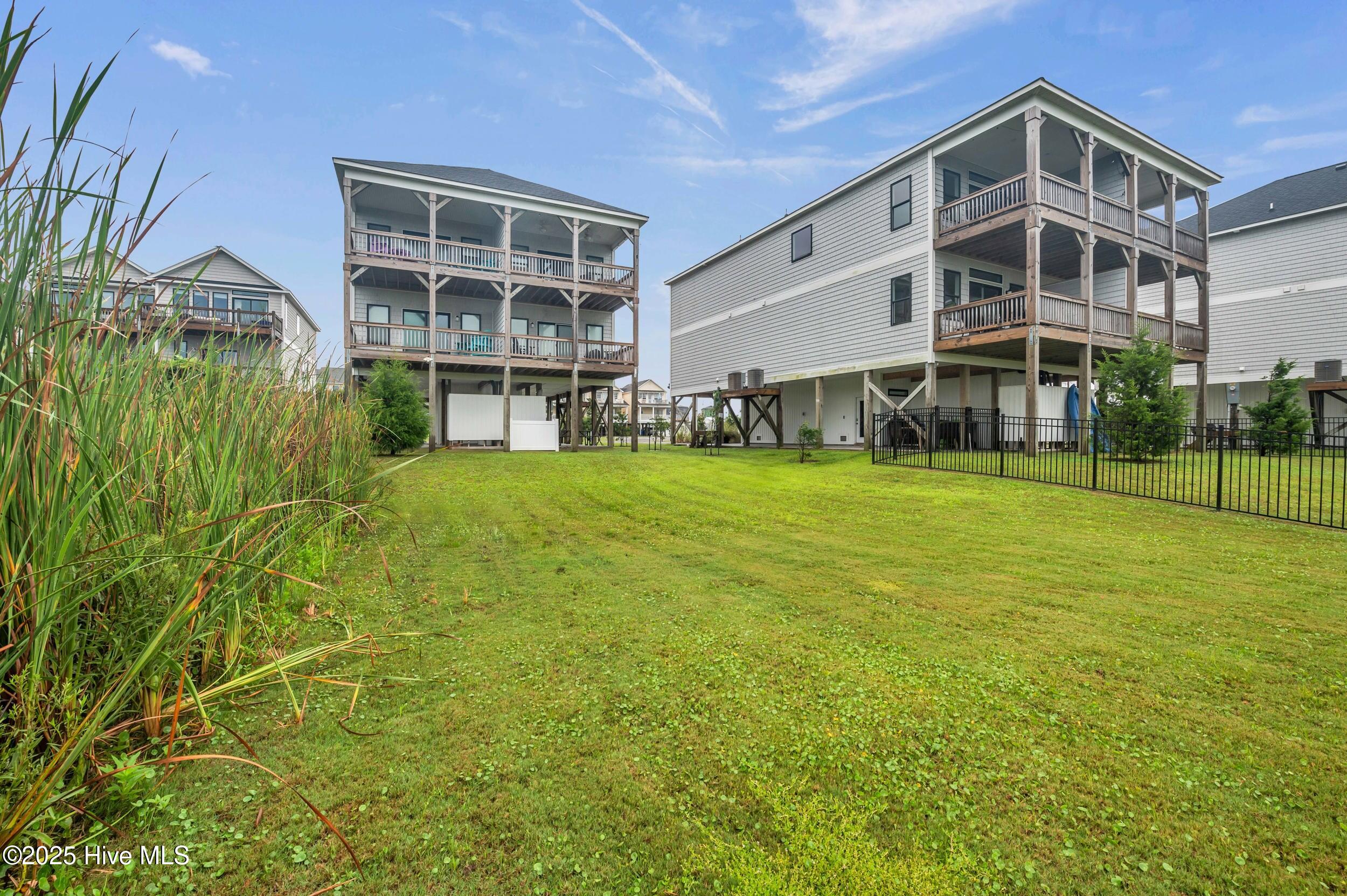 100524088 | Photo 34