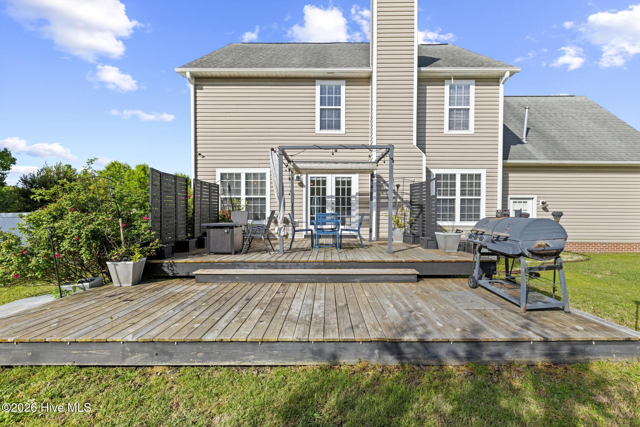 100567348 | Photo 24