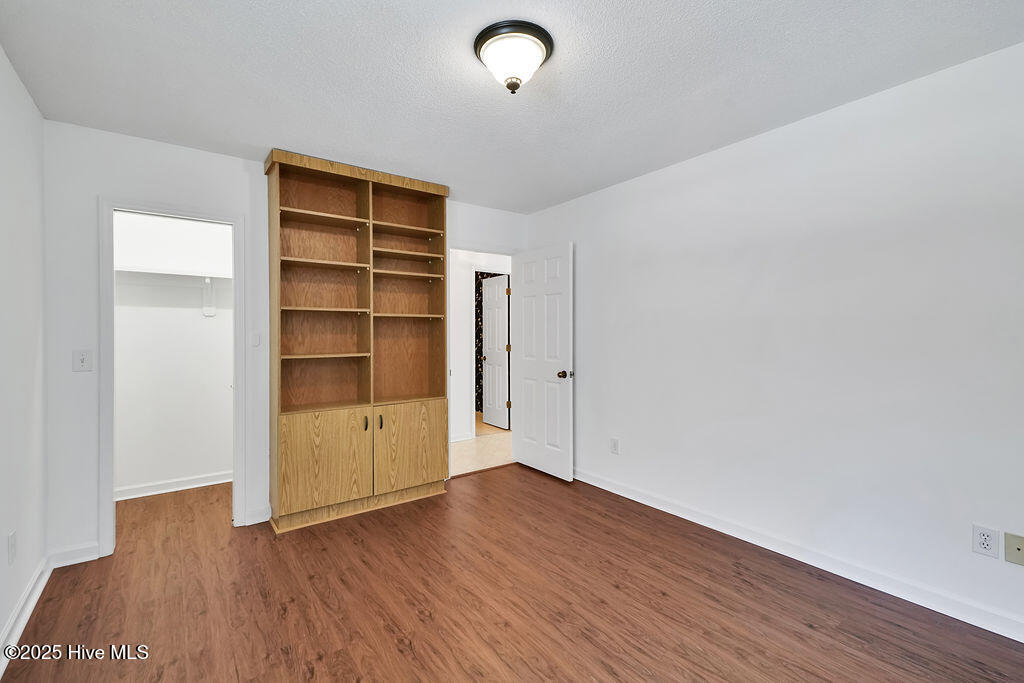 100532776 | Photo 26