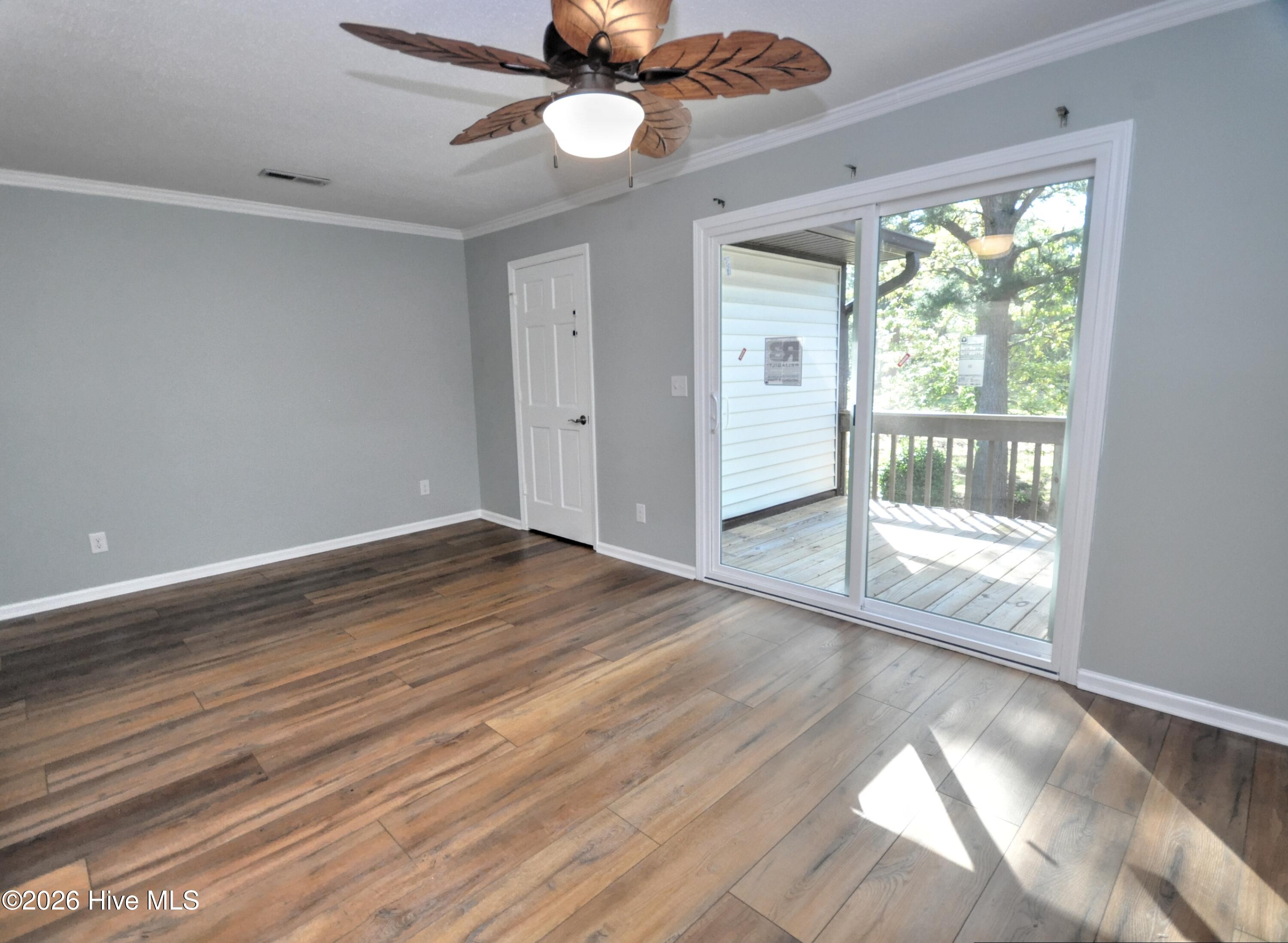 100567651 | Photo 16