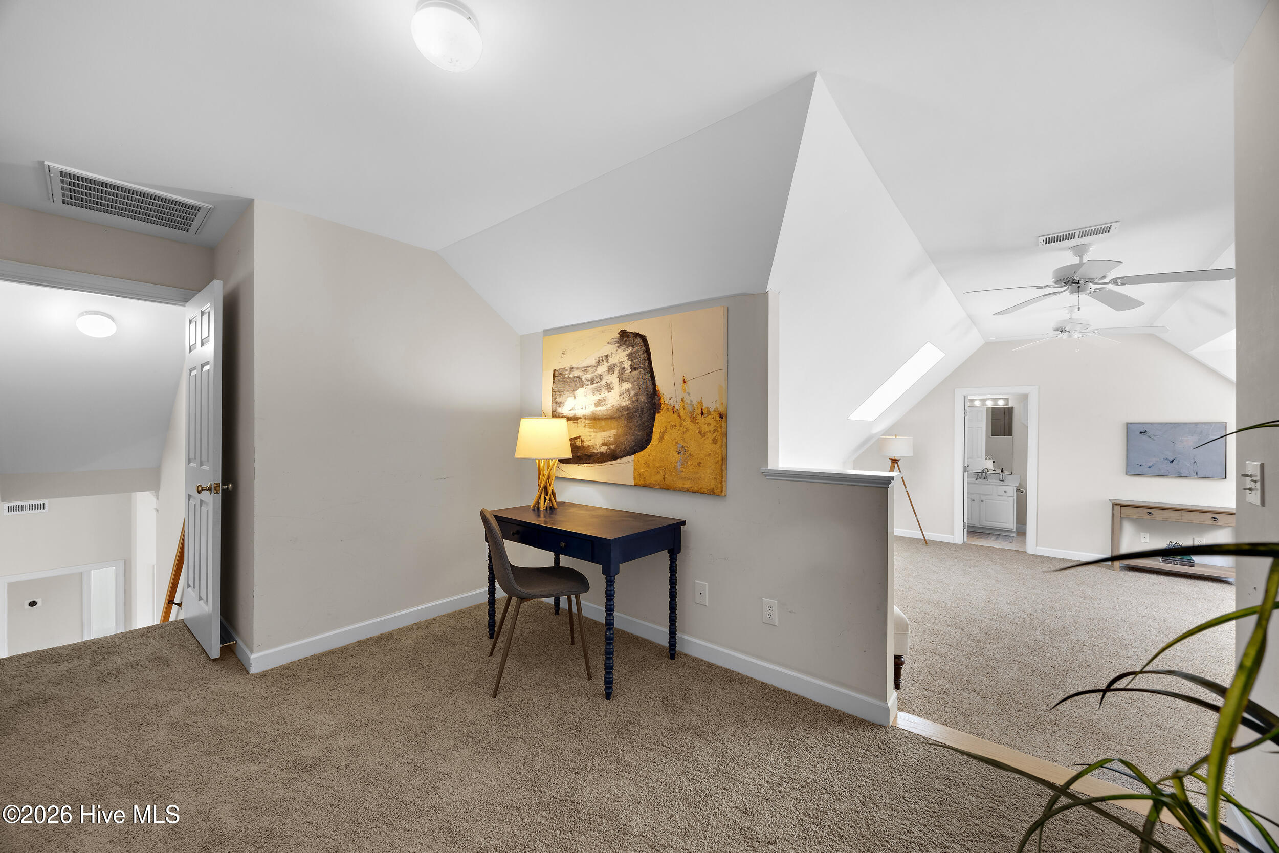 100564143 | Photo 27