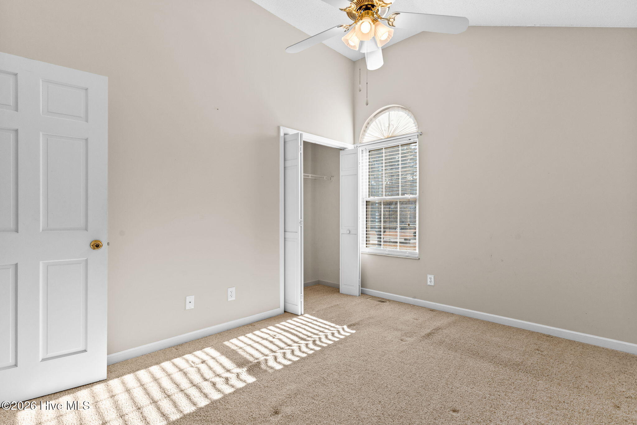 100548556 | Photo 27