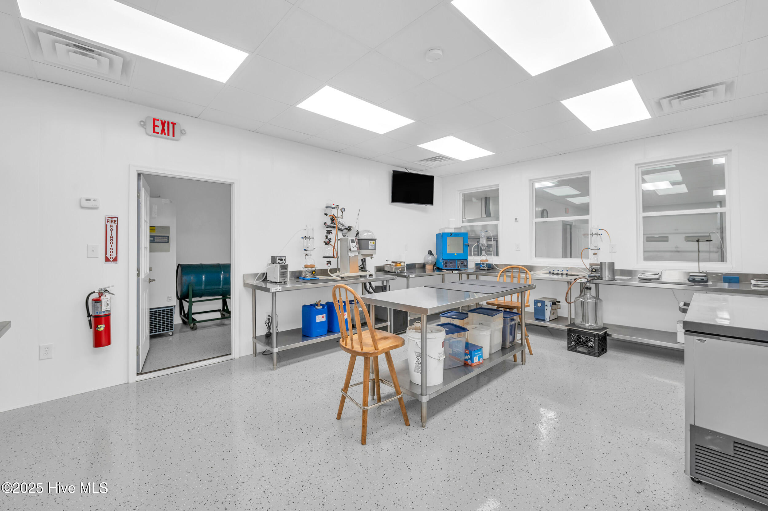 100532115 | Photo 55