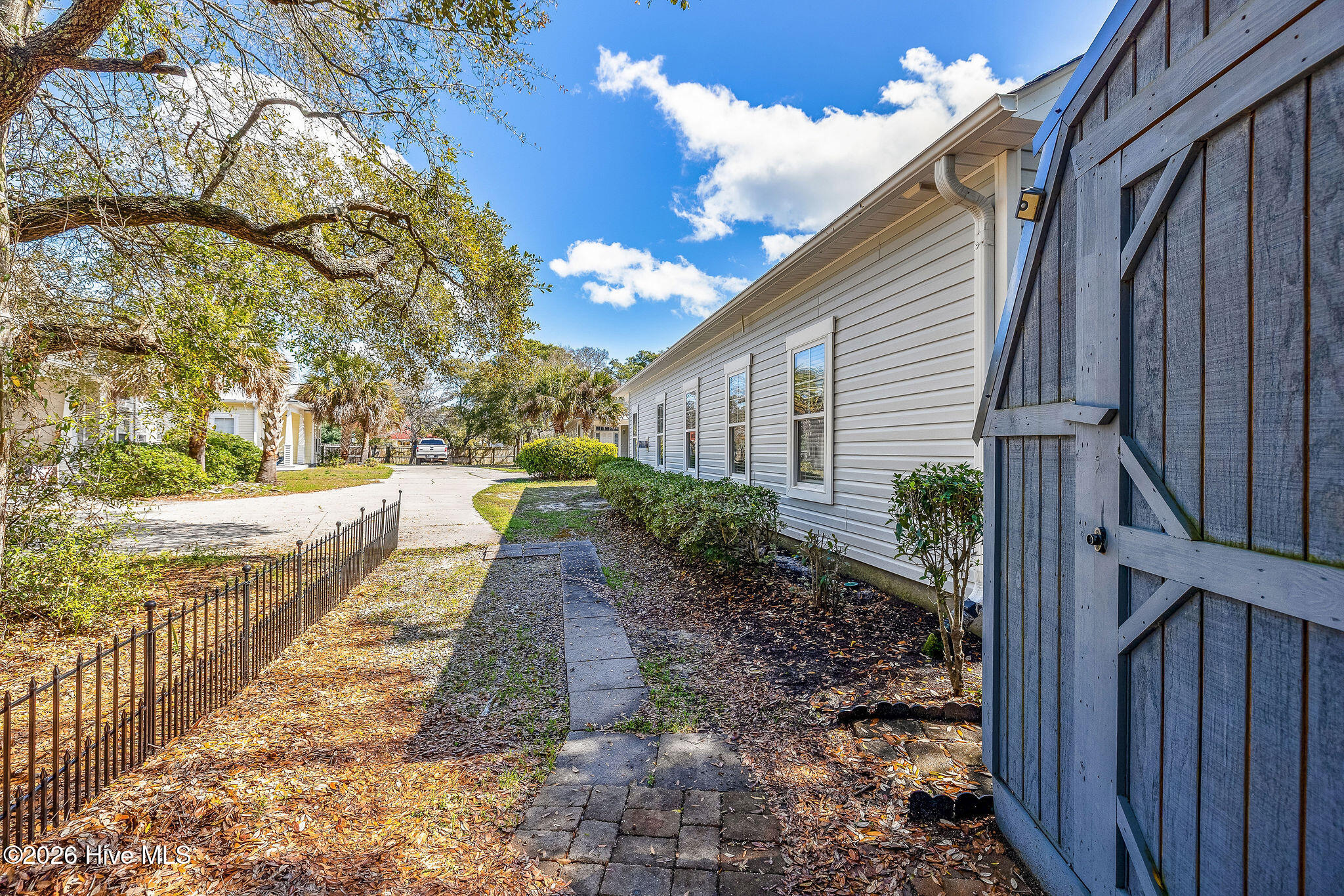 100559674 | Photo 32