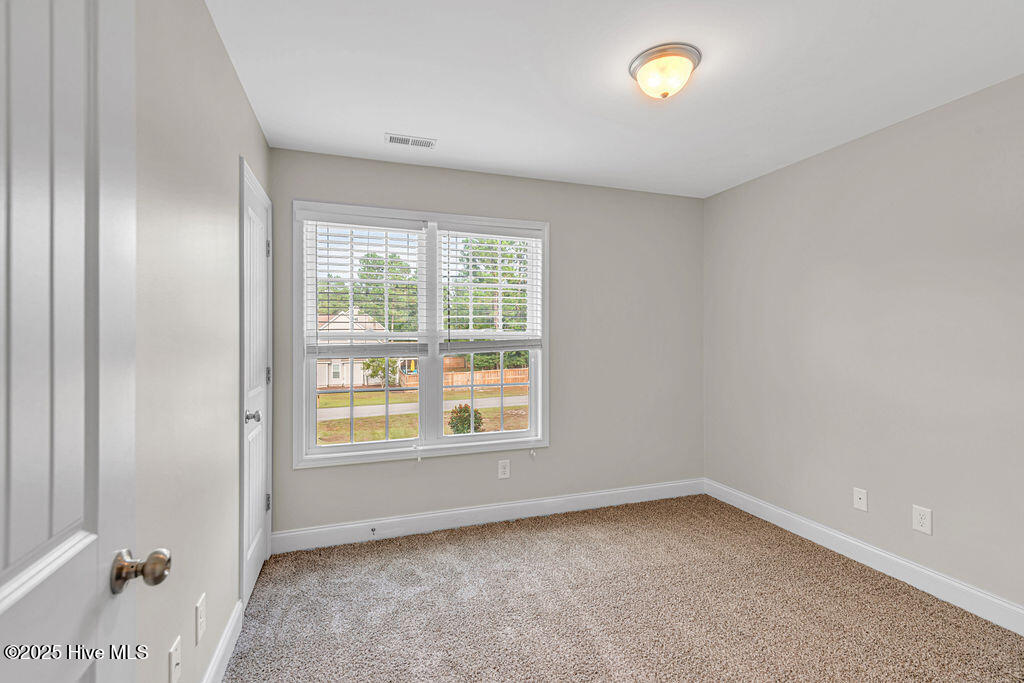 100535510 | Photo 29