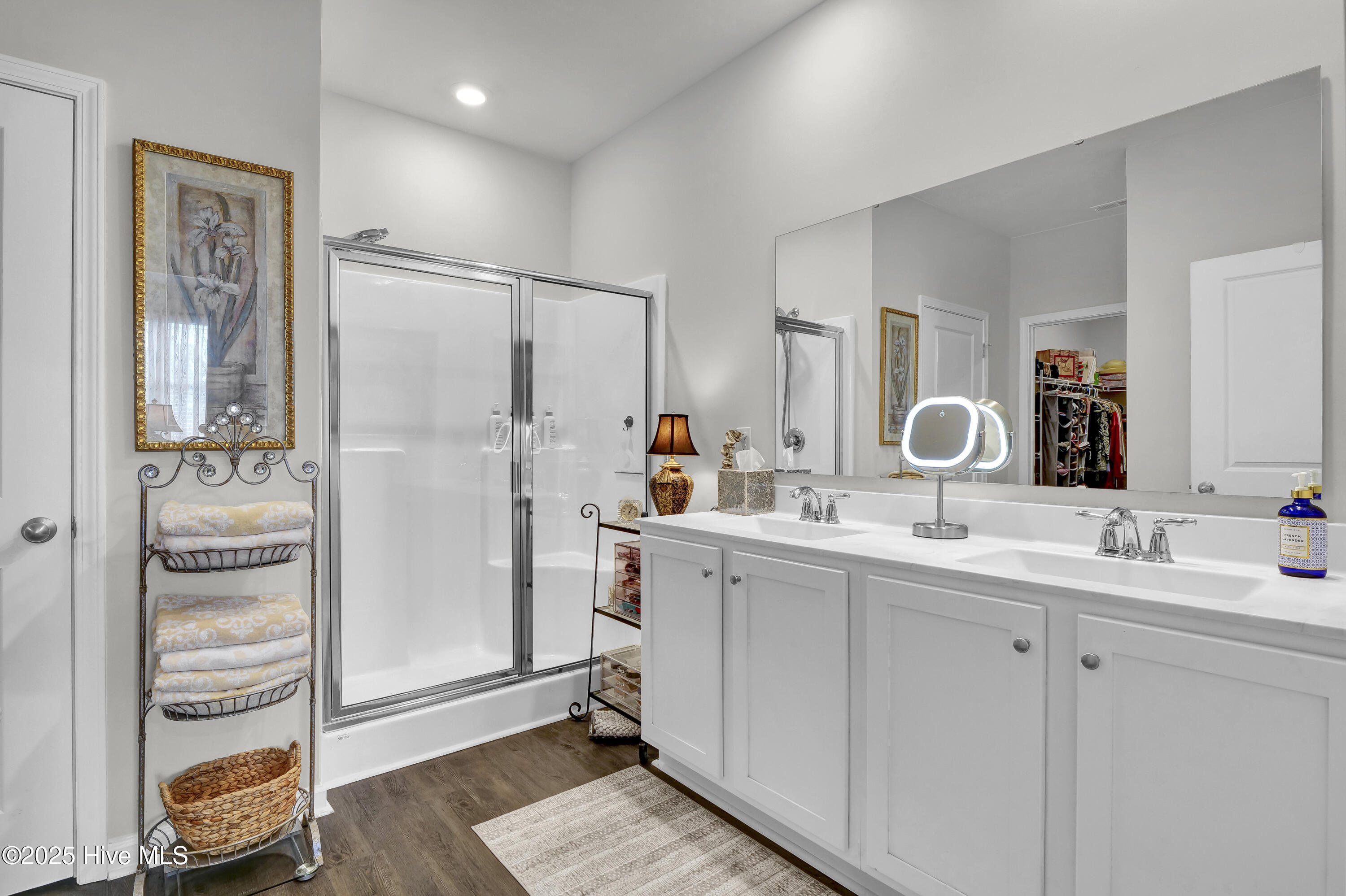 100525000 | Photo 16