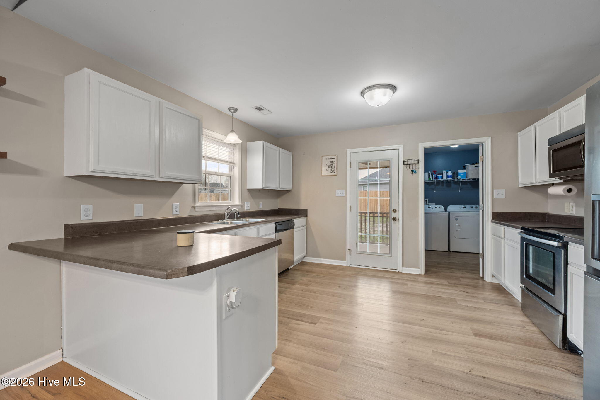 100562235 | Photo 18