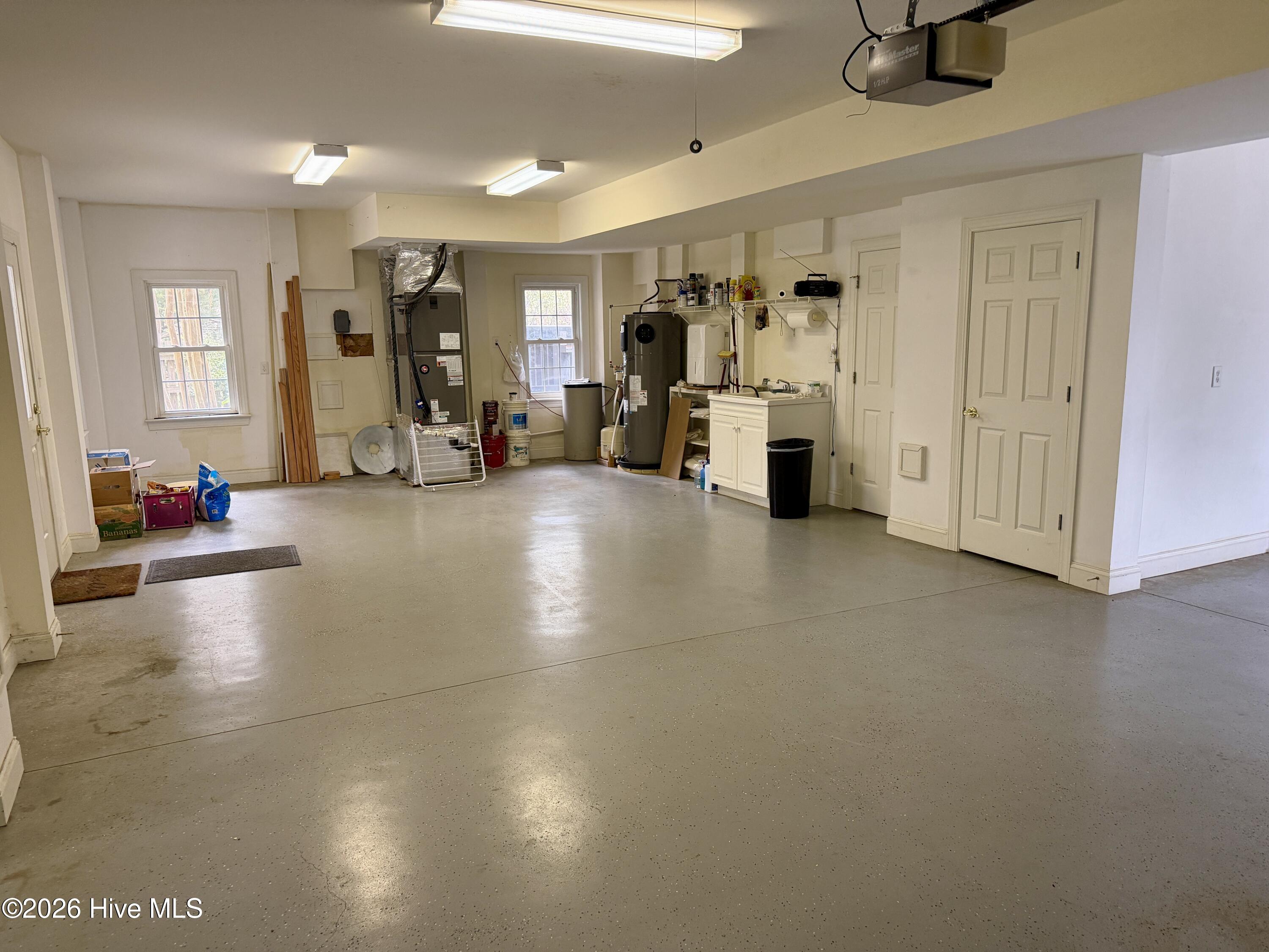 100556674 | Photo 46