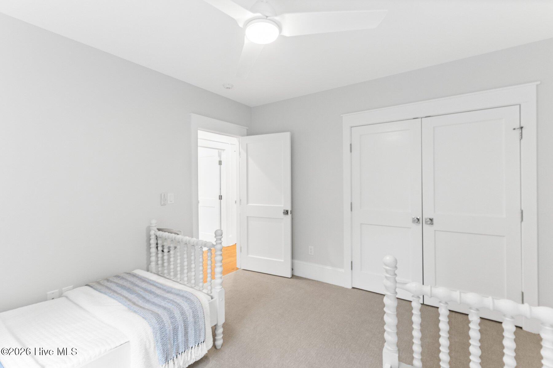 100554015 | Photo 46