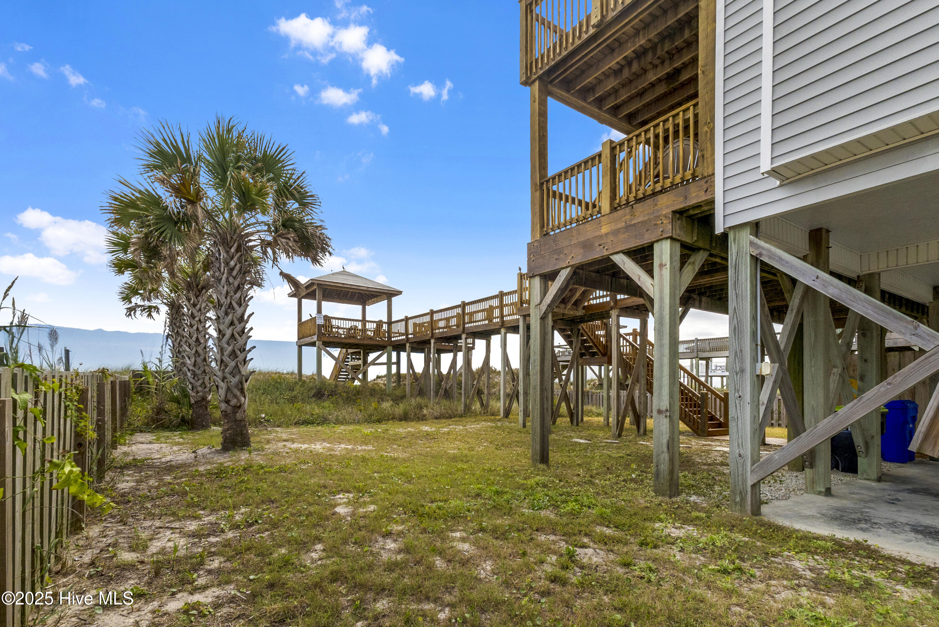 100557333 | Photo 49