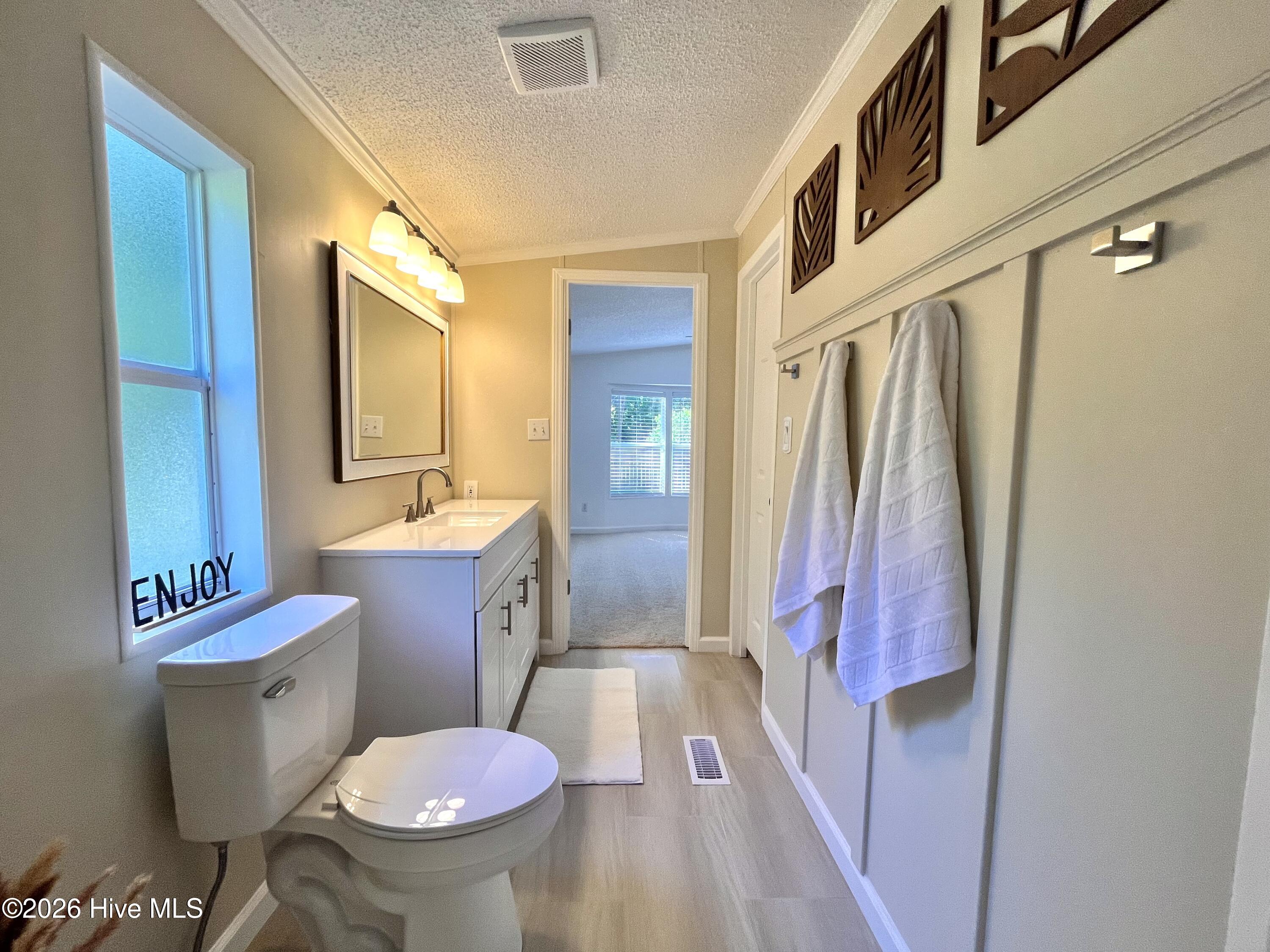 100570125 | Photo 13