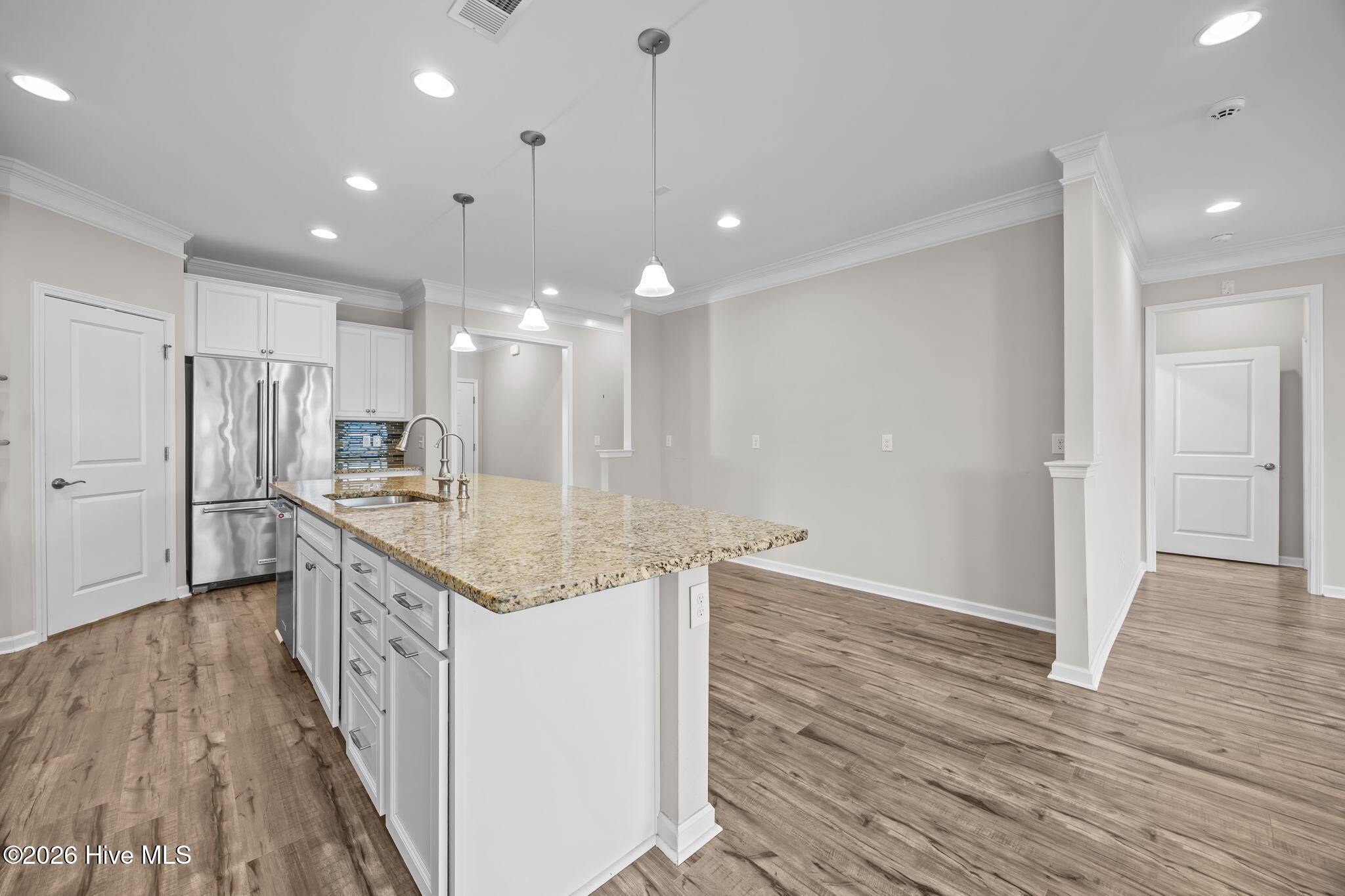 100552007 | Photo 31