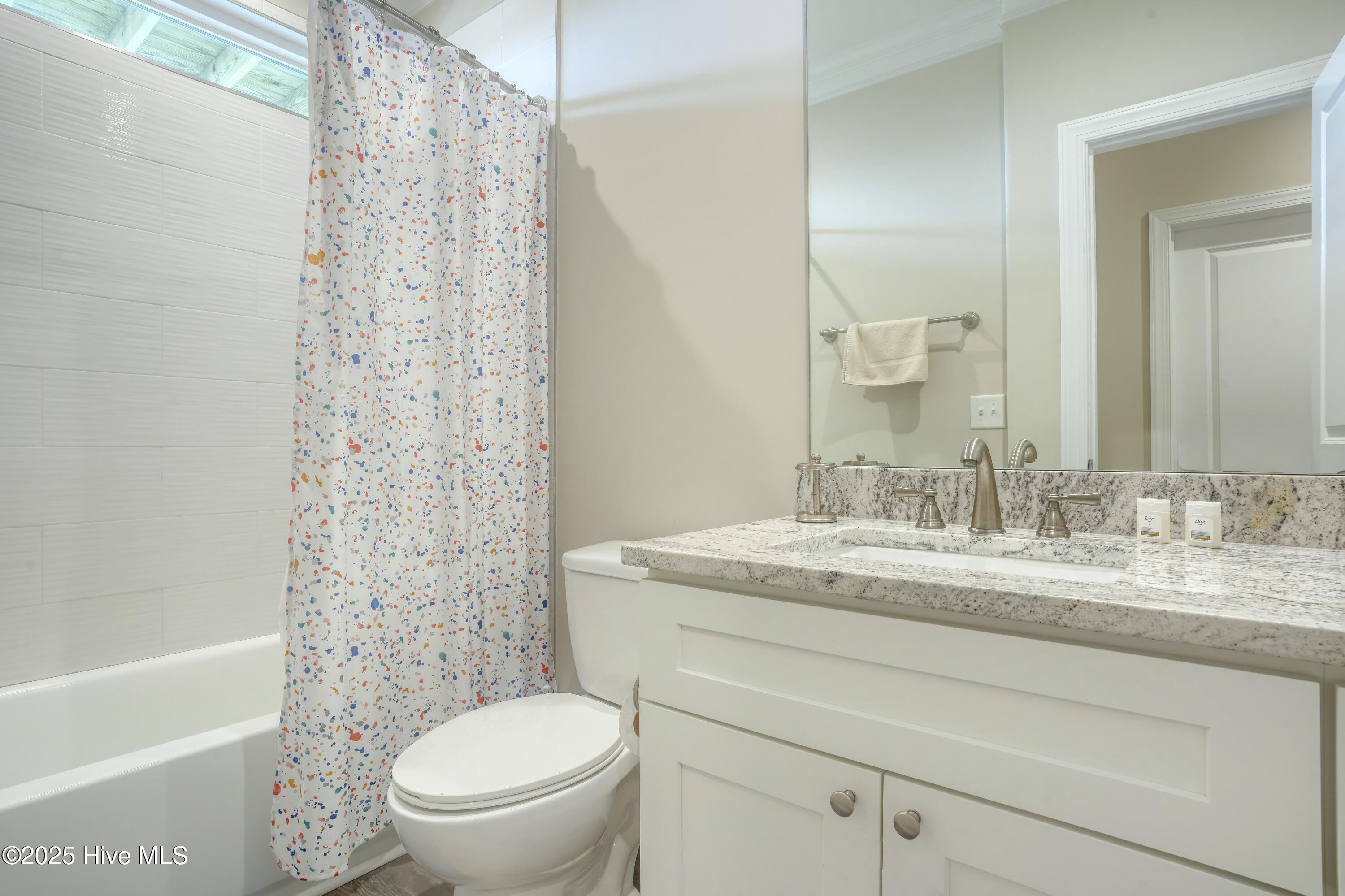 100510415 | Photo 56