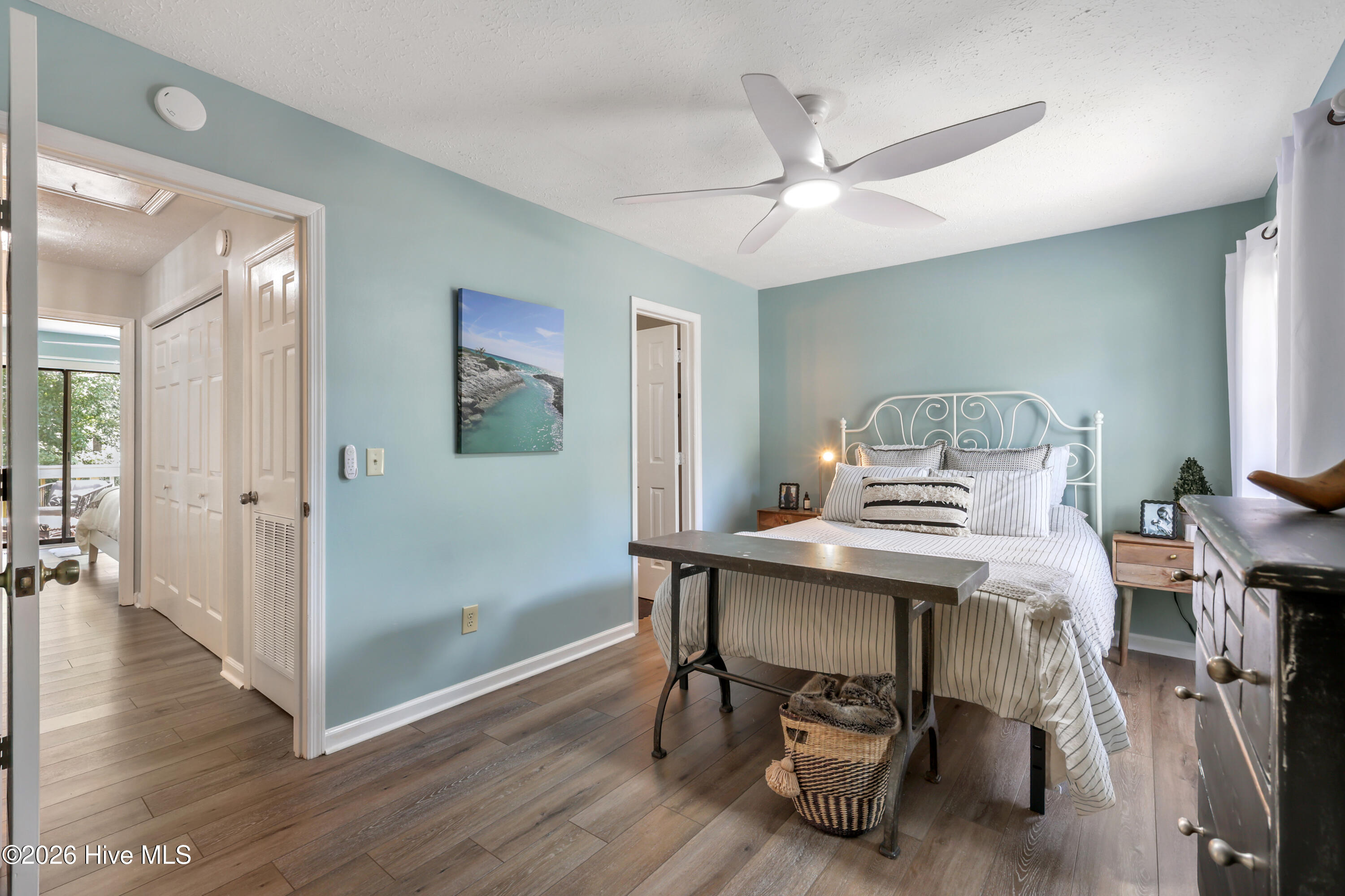 100563182 | Photo 19