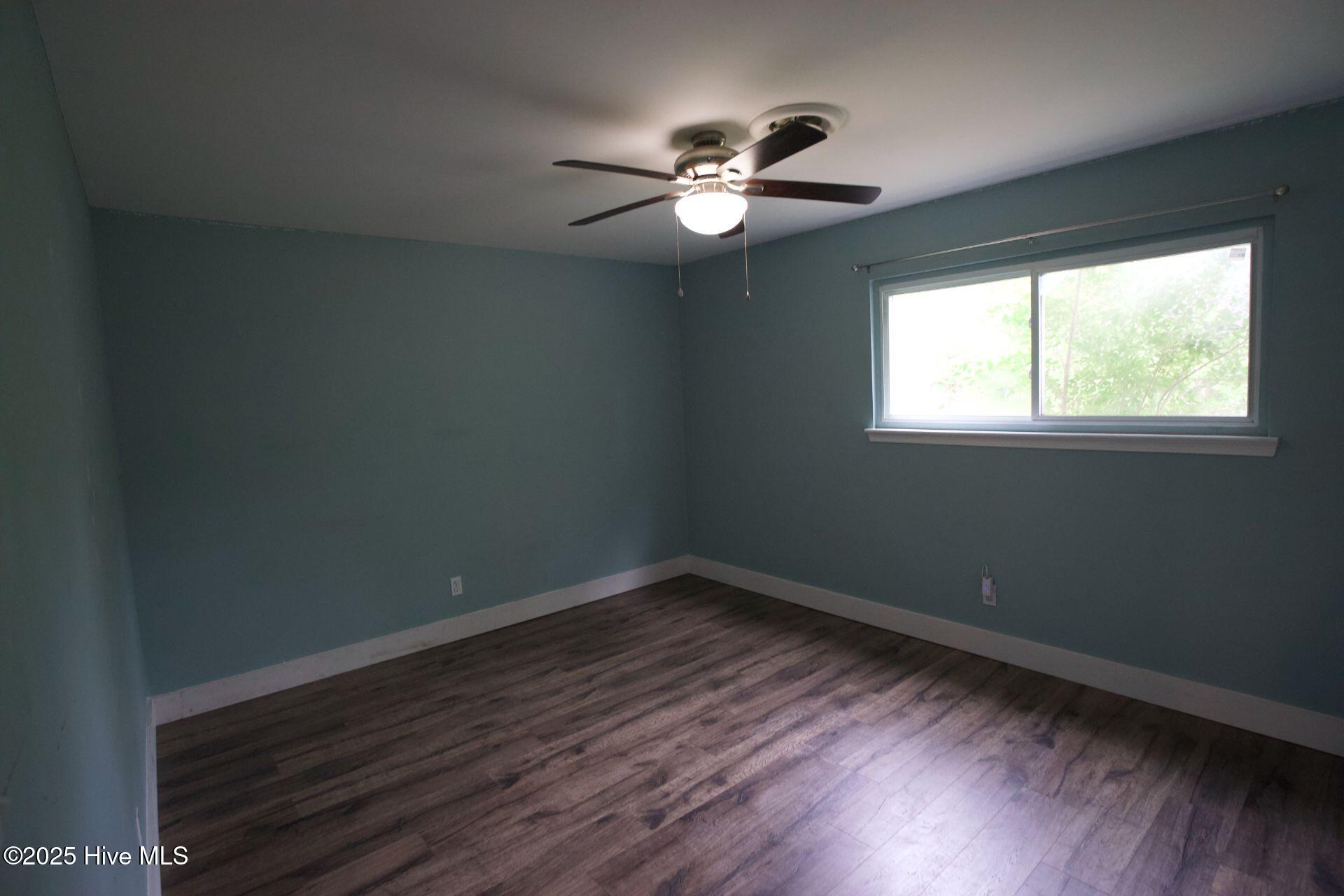 100527743 | Photo 14