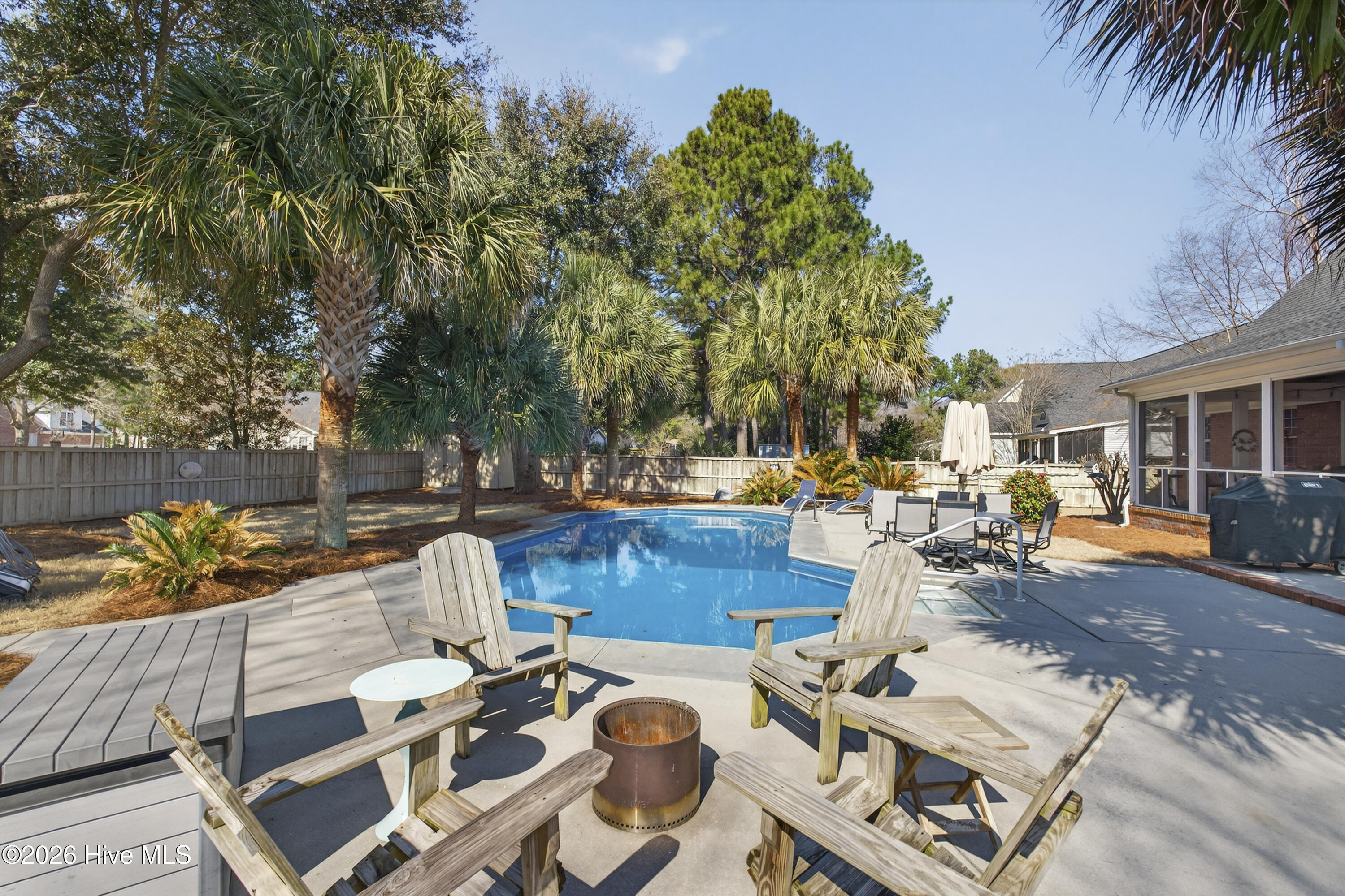 100557887 | Photo 62