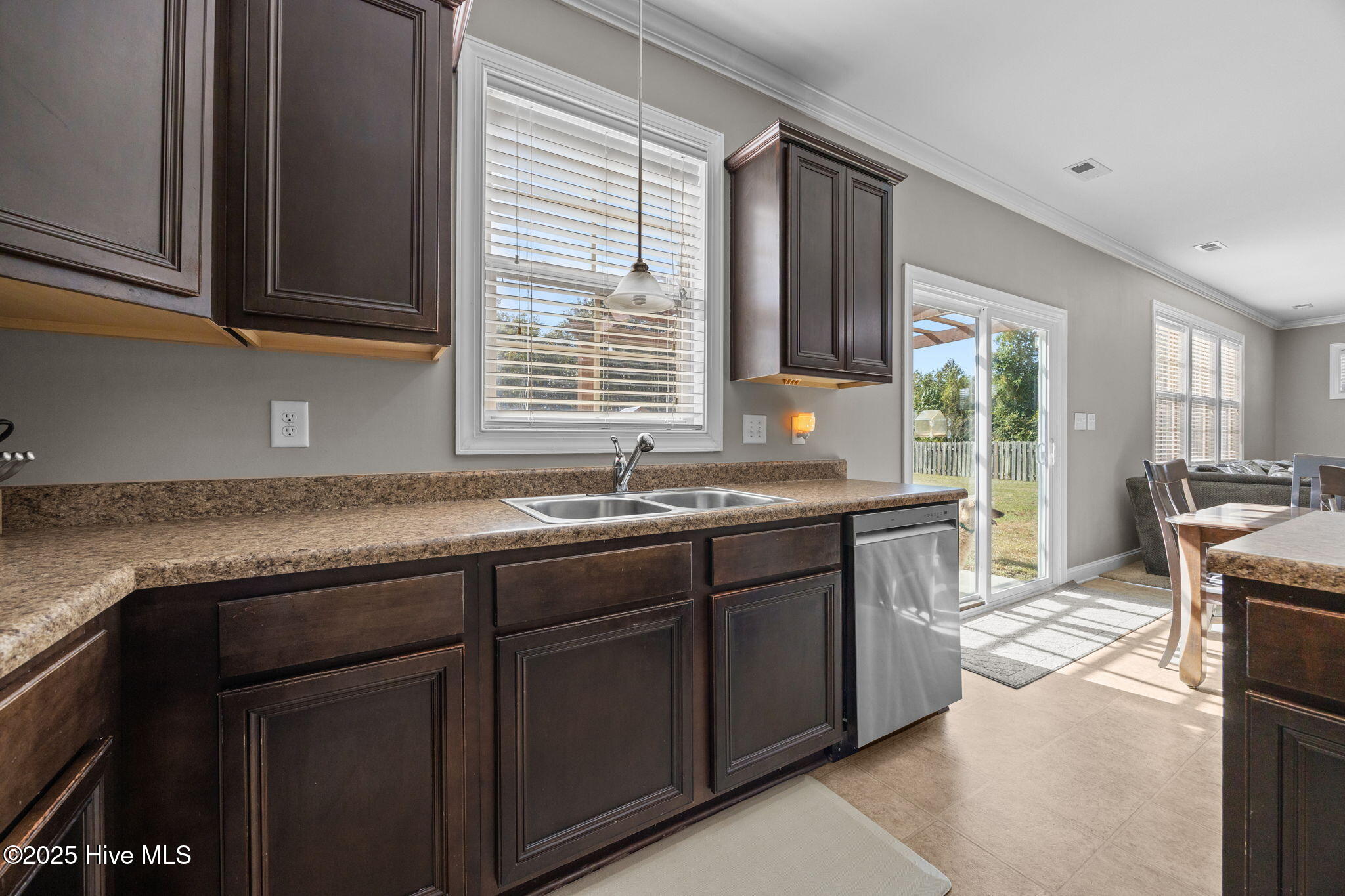 100533509 | Photo 10