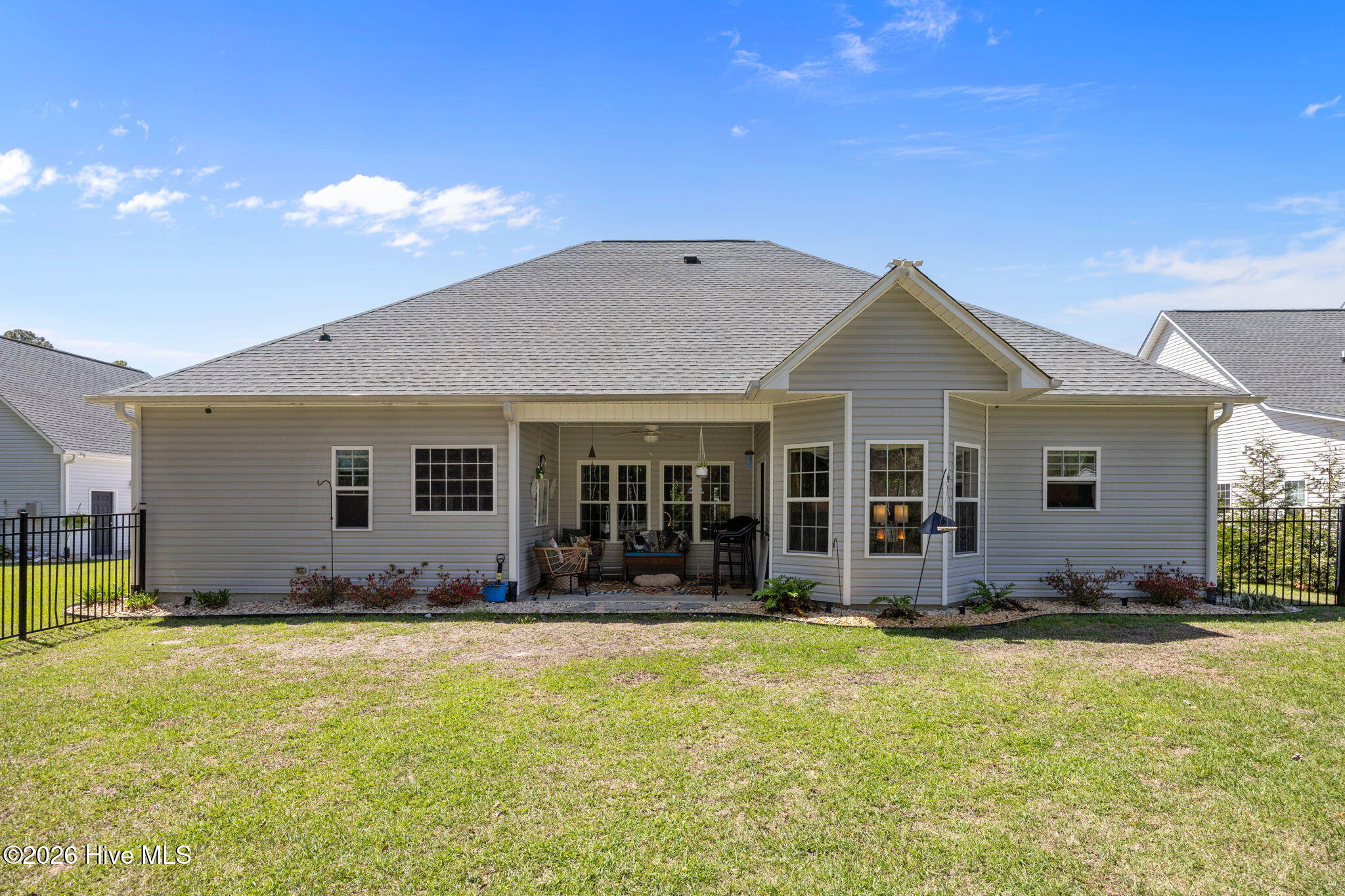 100563665 | Photo 45