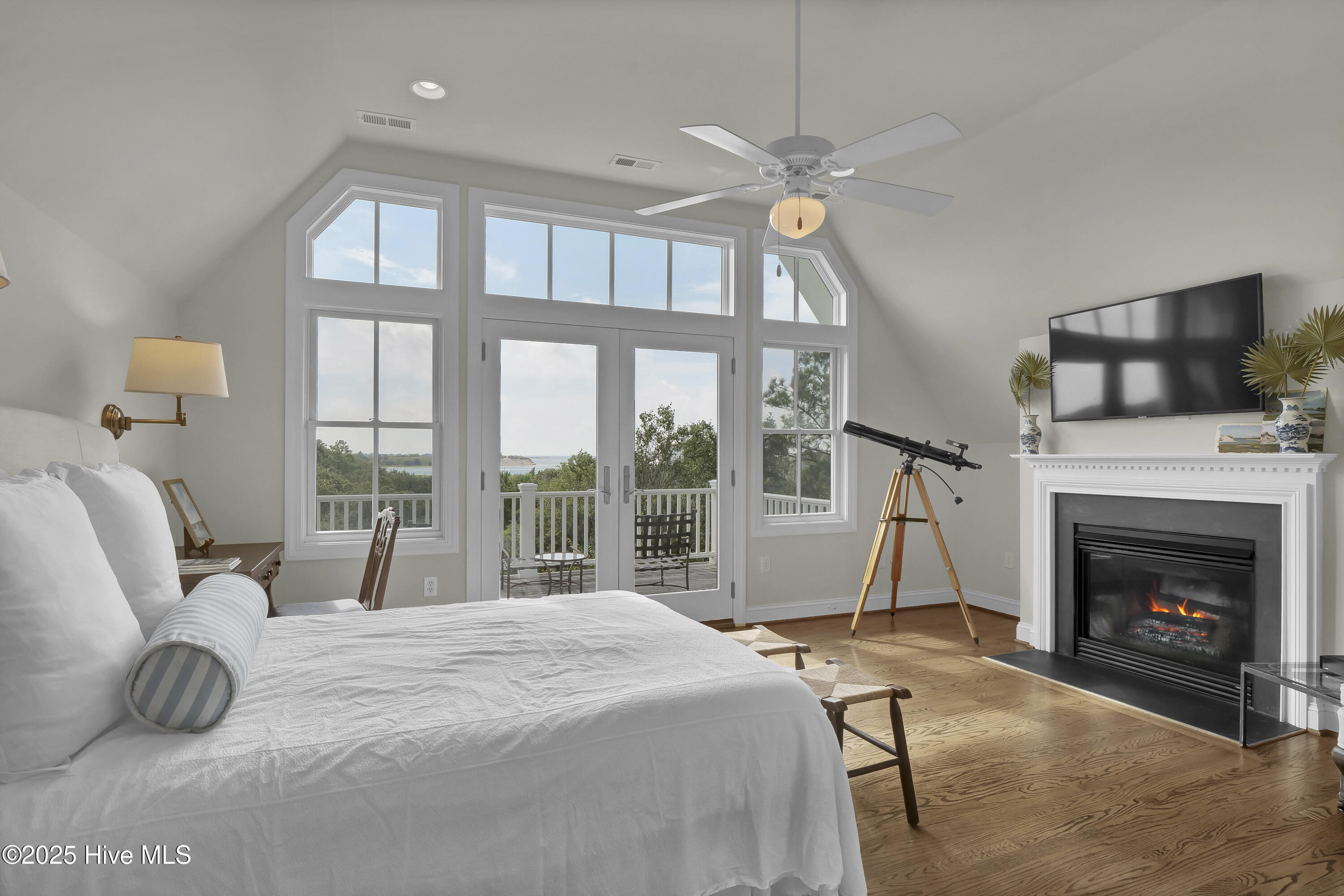 100528059 | Photo 38