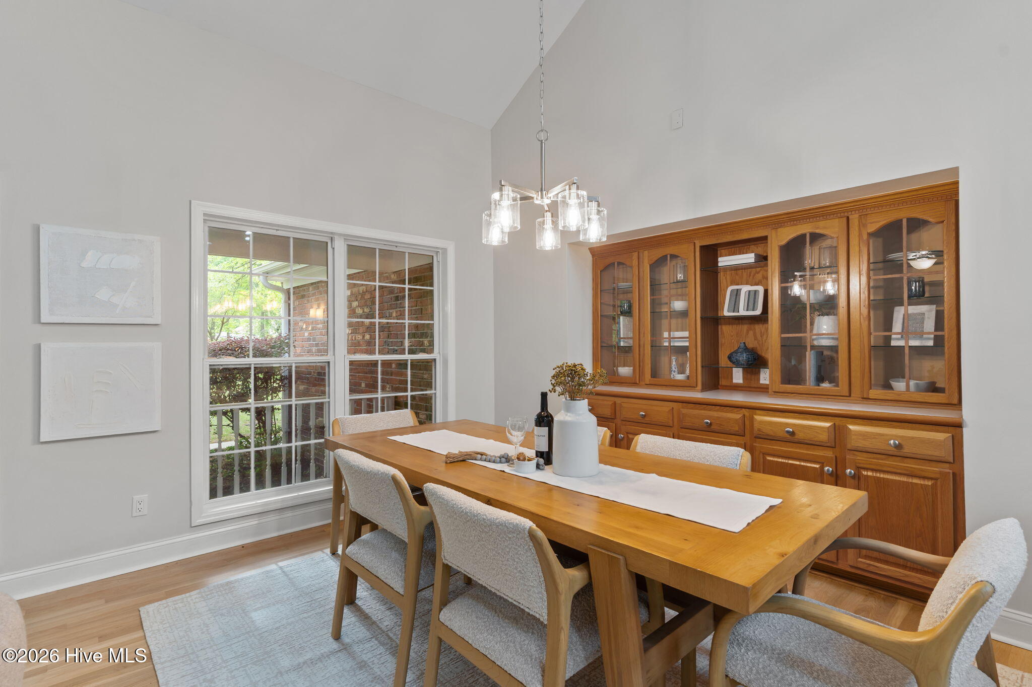 100567890 | Photo 18