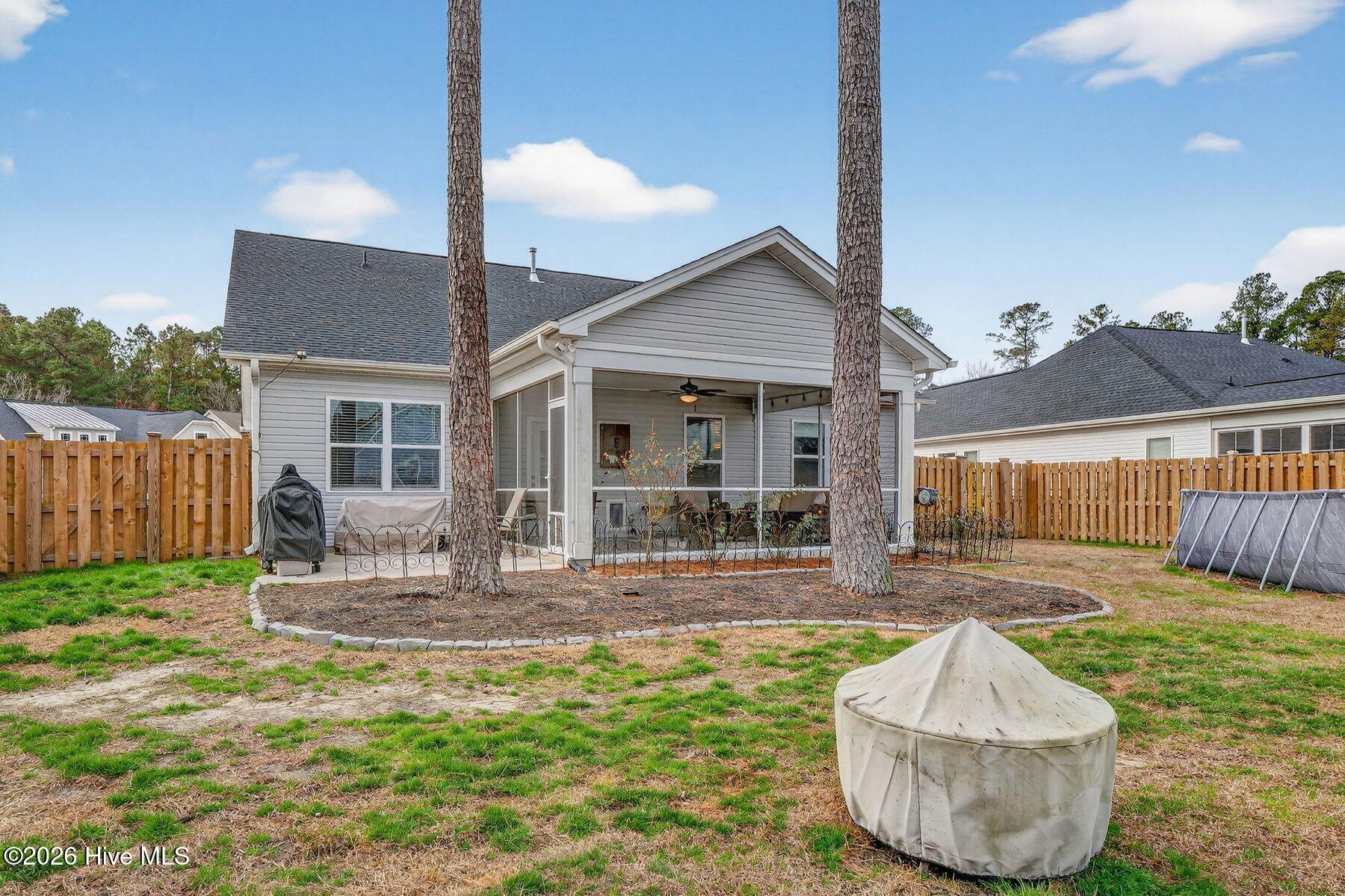 100552199 | Photo 33