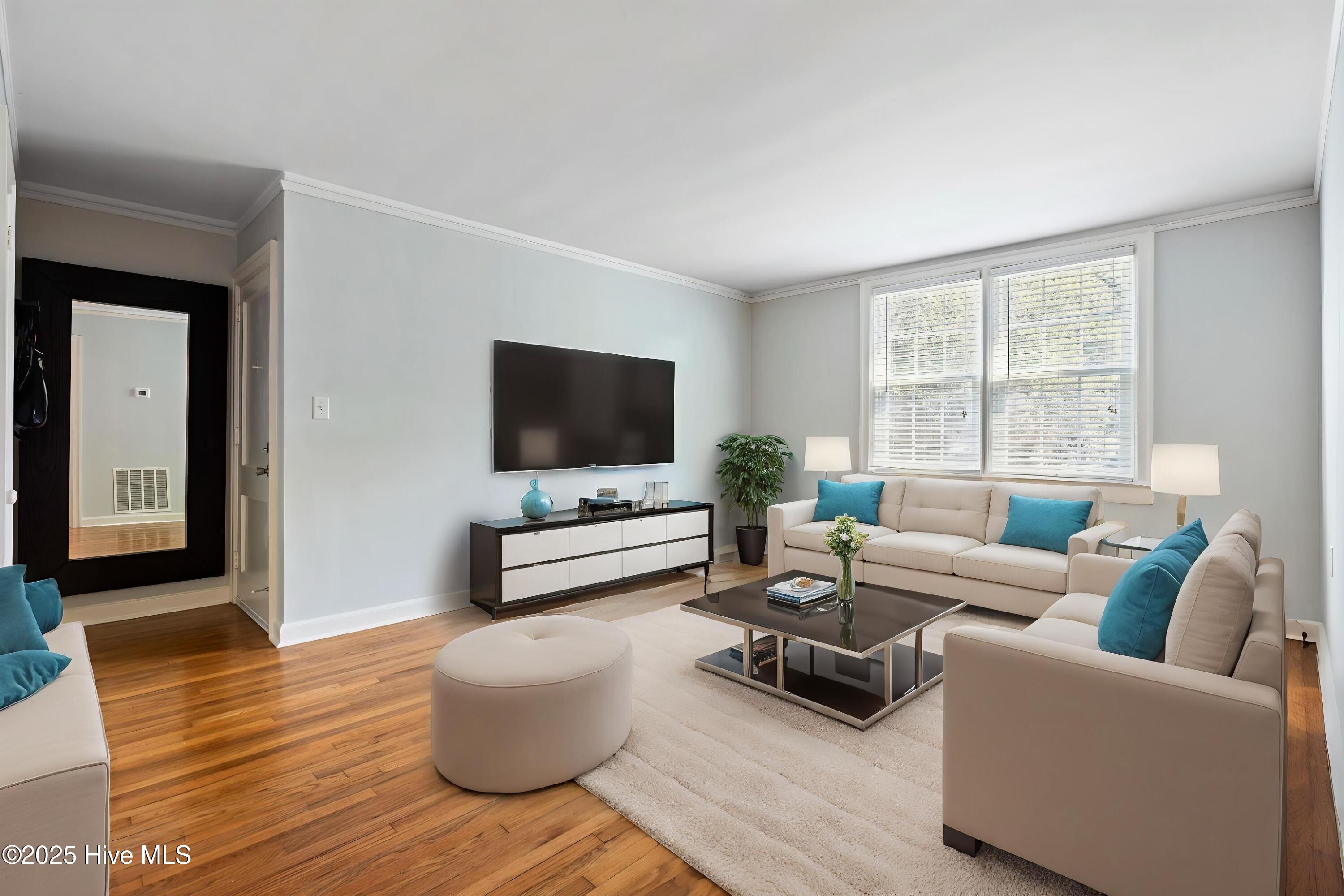 2940 Oleander Drive C9, Wilmington, NC 28403 – photo 17: mls-Living Room 2