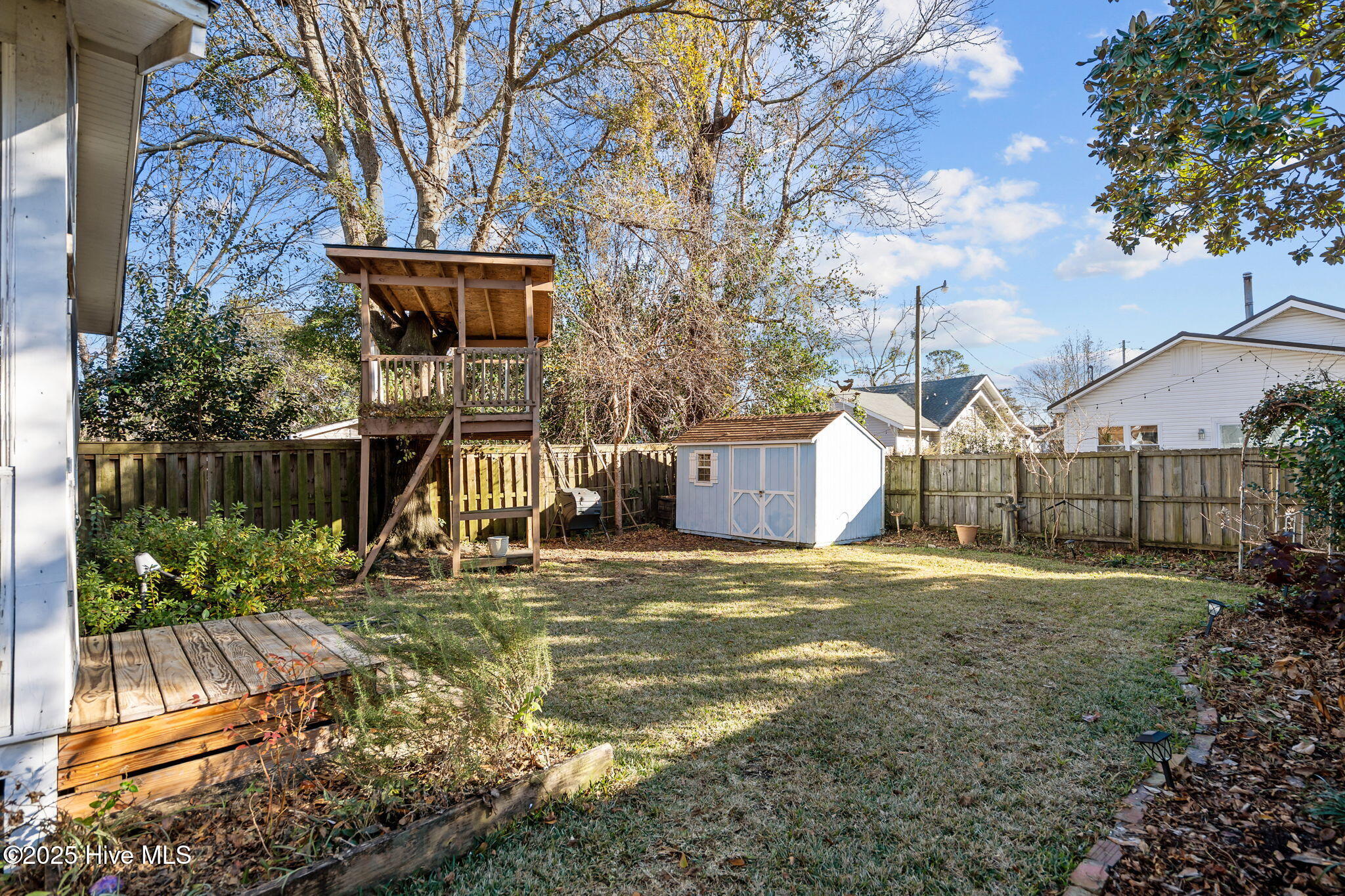 100546633 | Photo 24