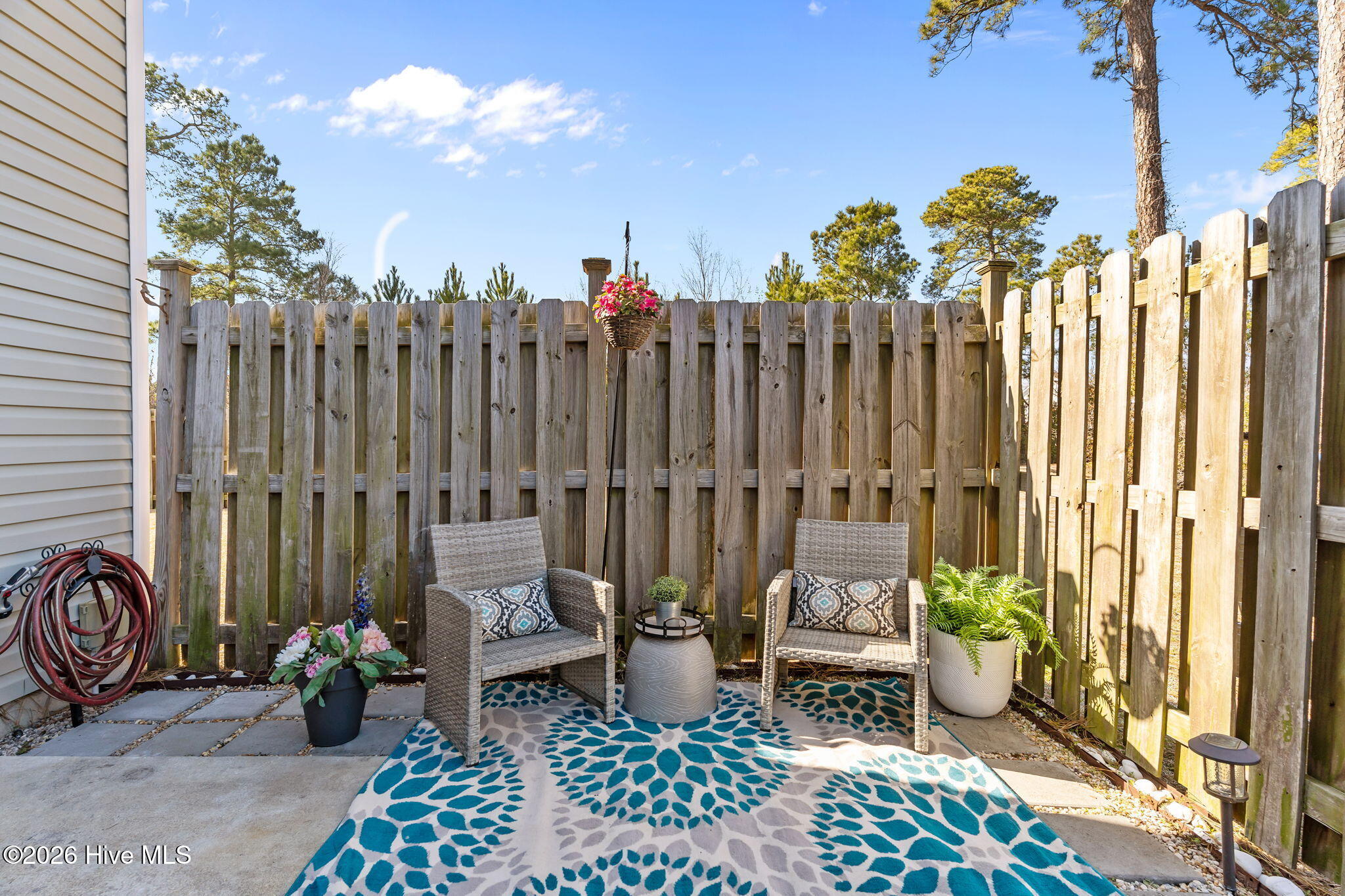 100555815 | Photo 36