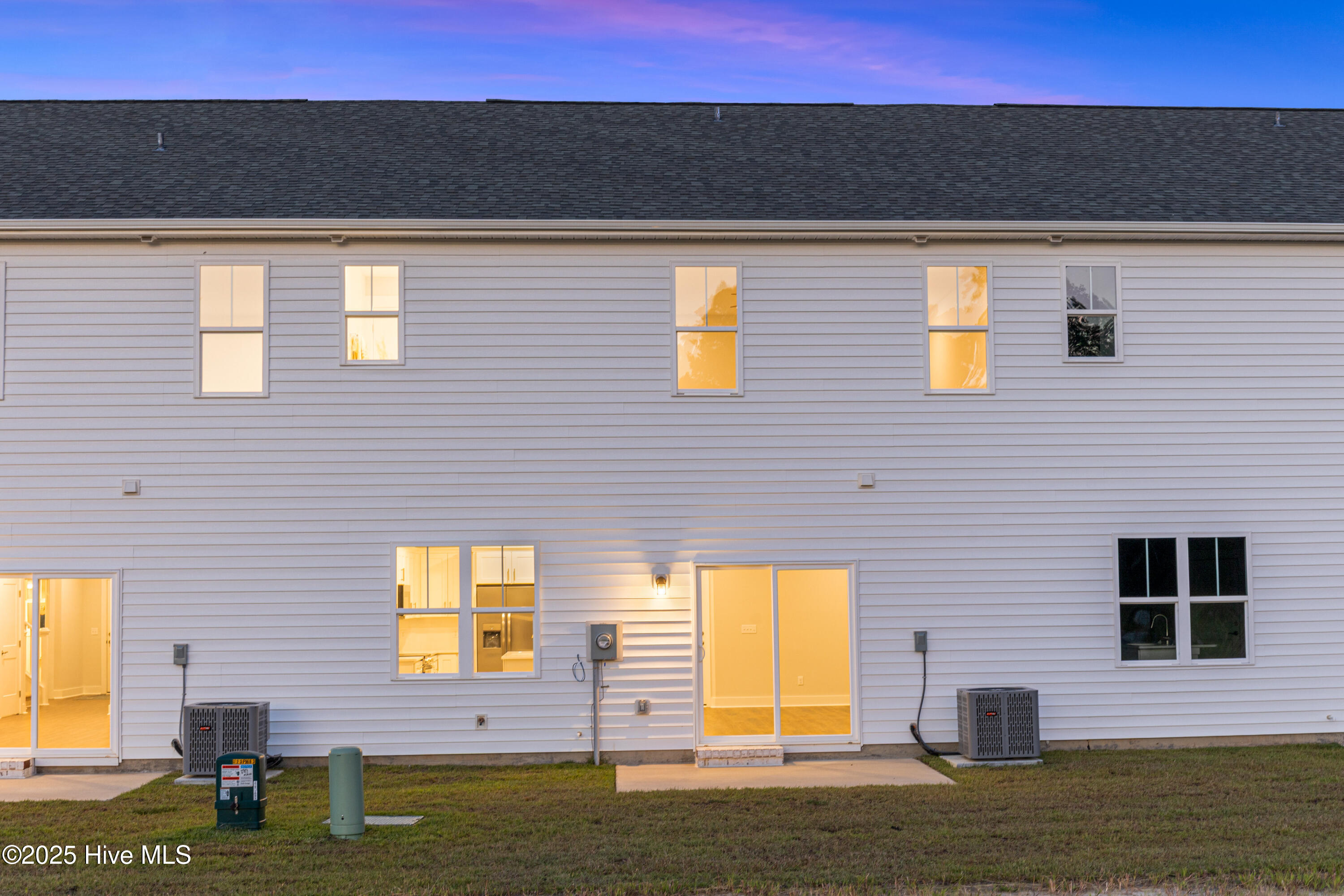 100528893 | Photo 19