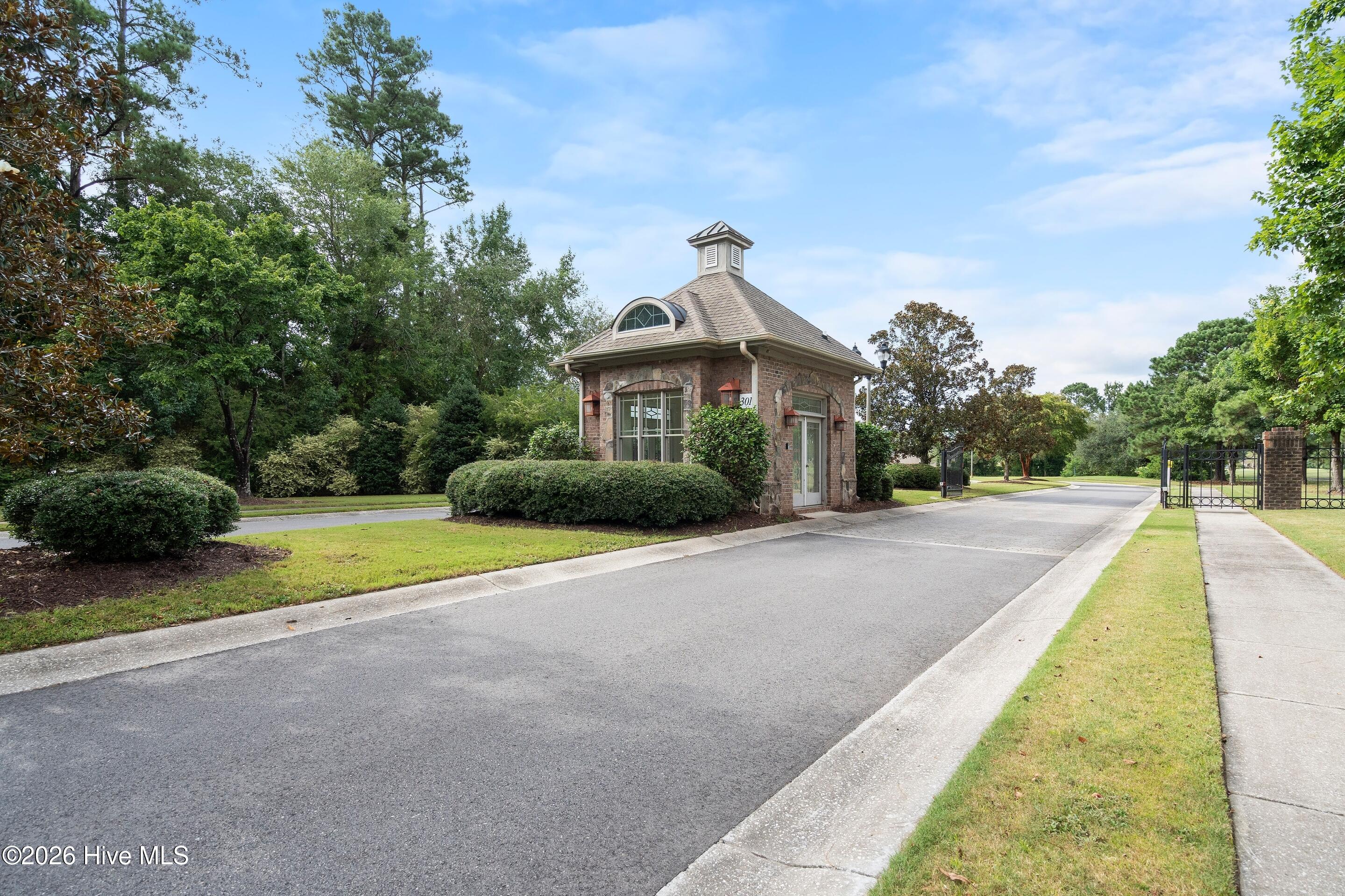 100547842 | Photo 36