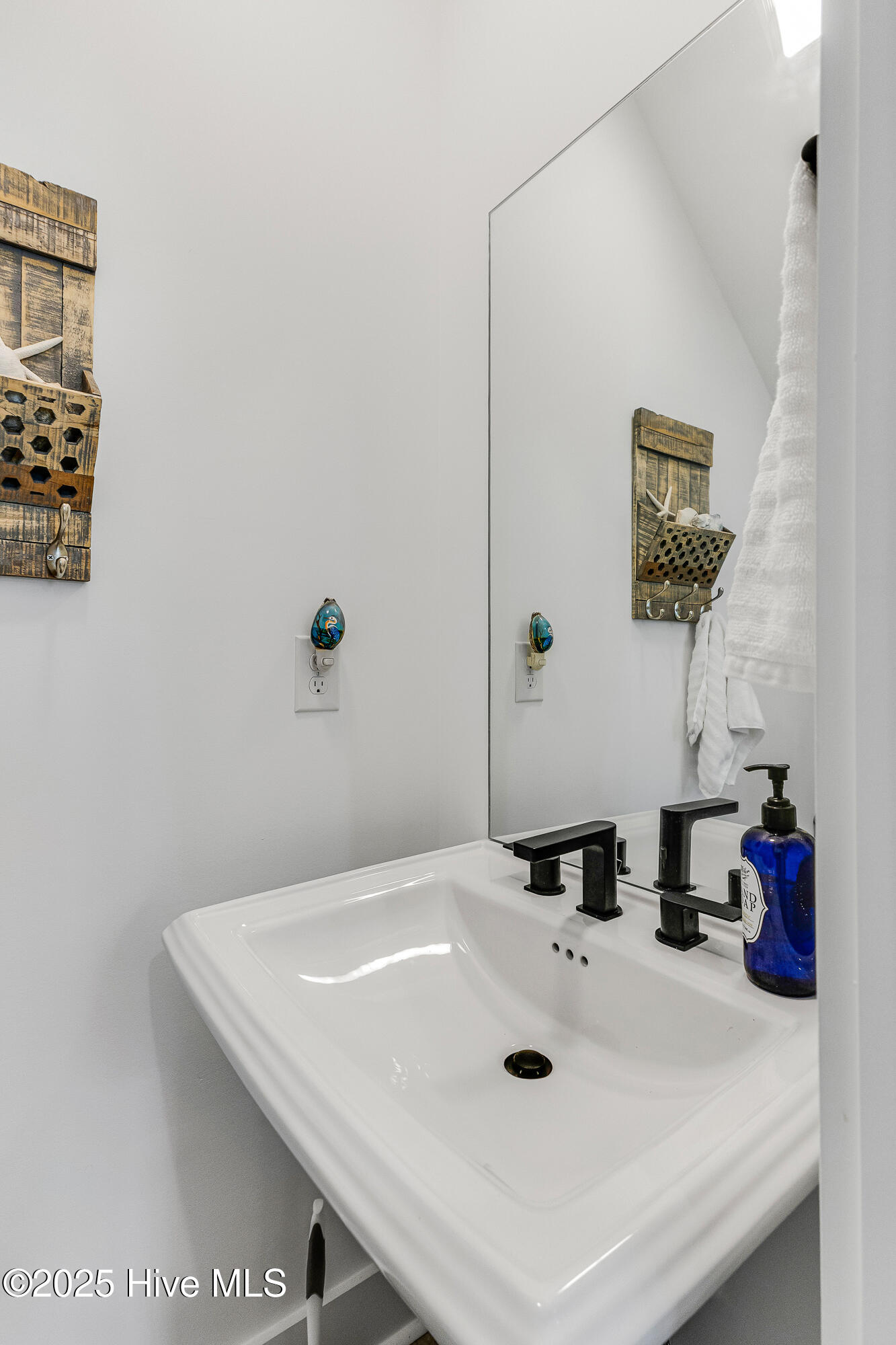 100533188 | Photo 37