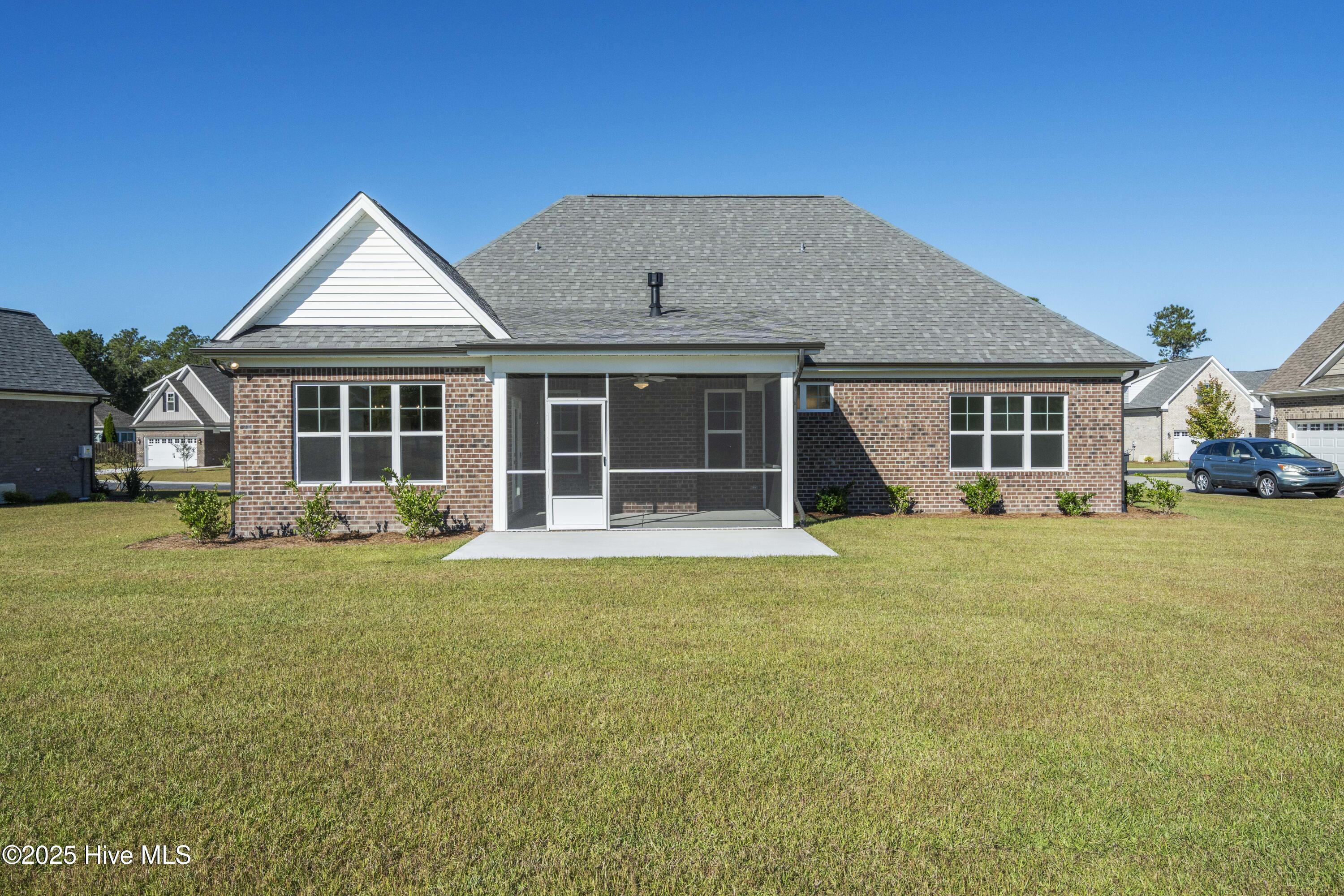 100517740 | Photo 44