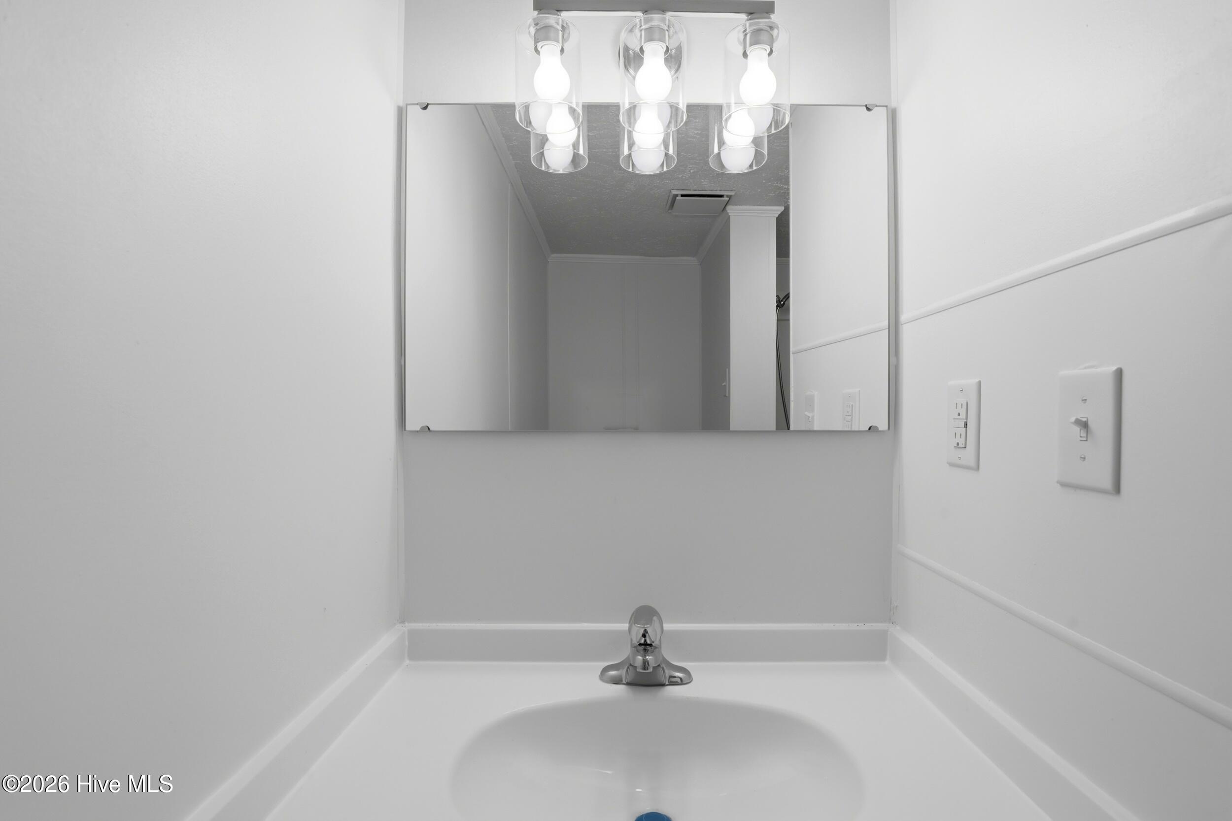 100561311 | Photo 29