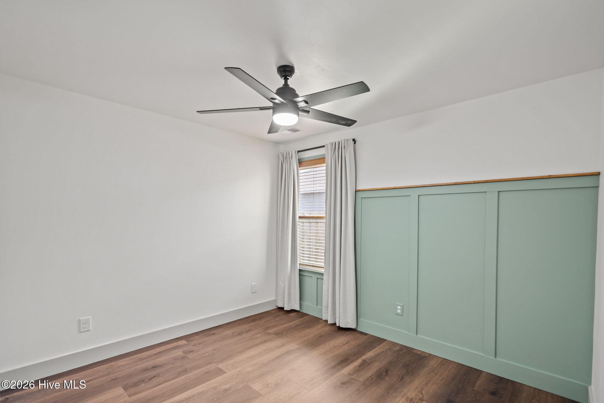 100555657 | Photo 13