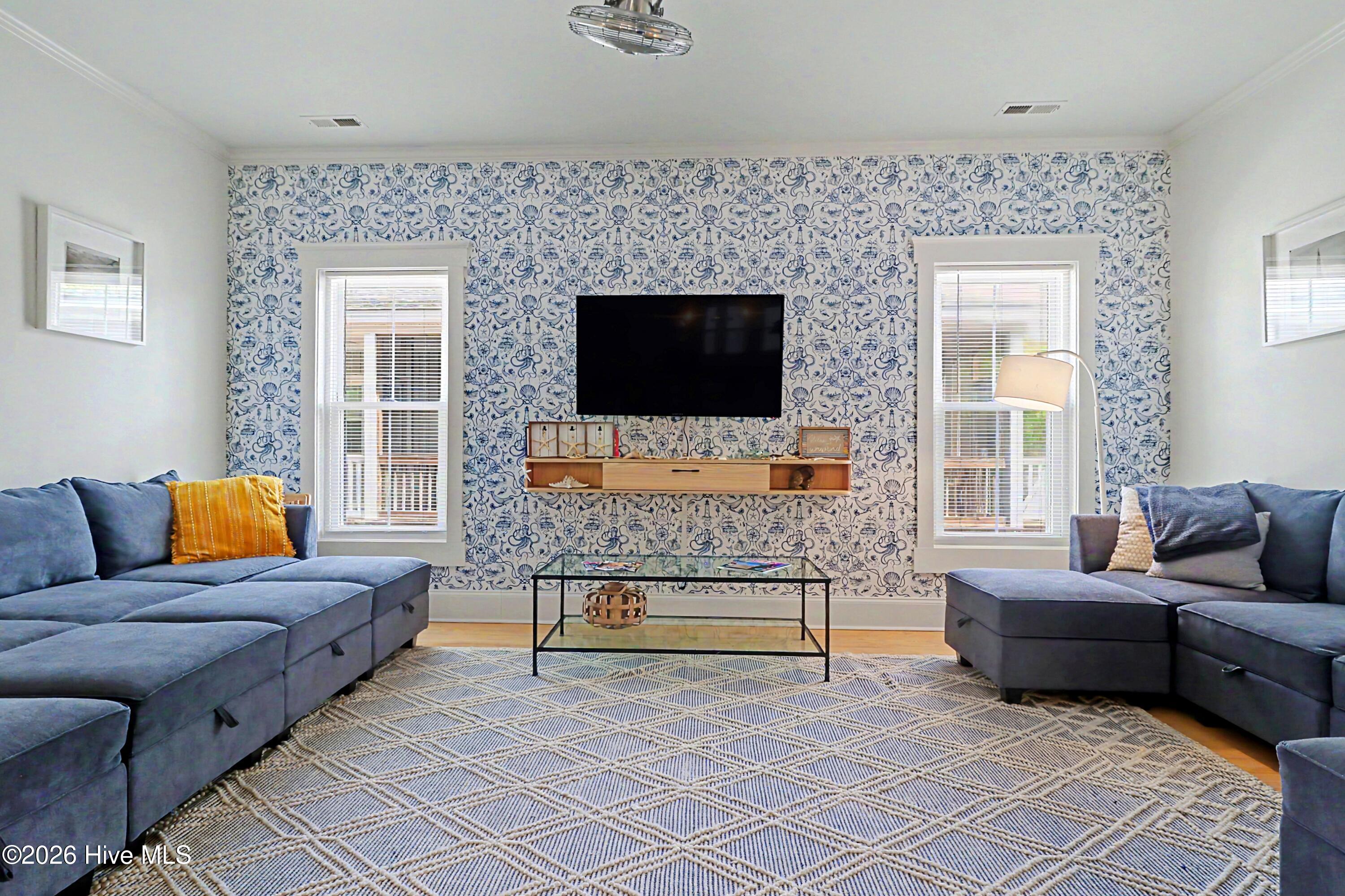 100566458 | Photo 18