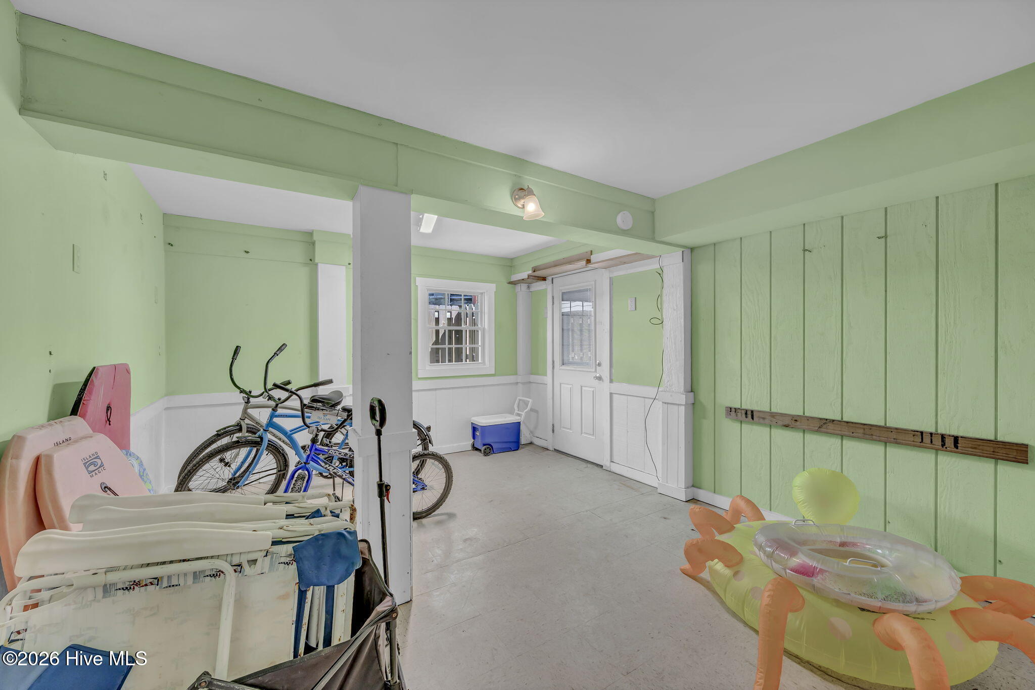 100556475 | Photo 34