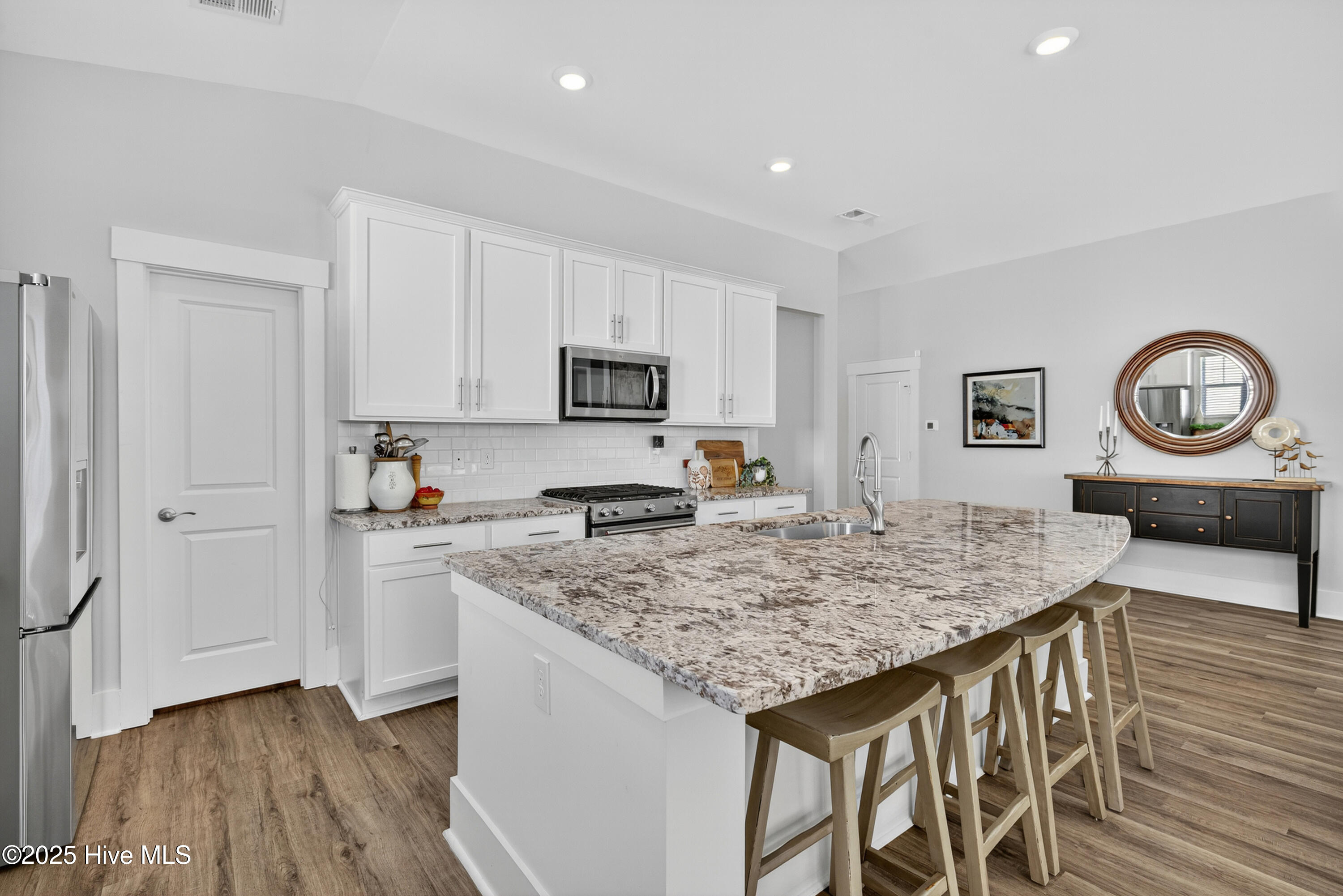 100538241 | Photo 14