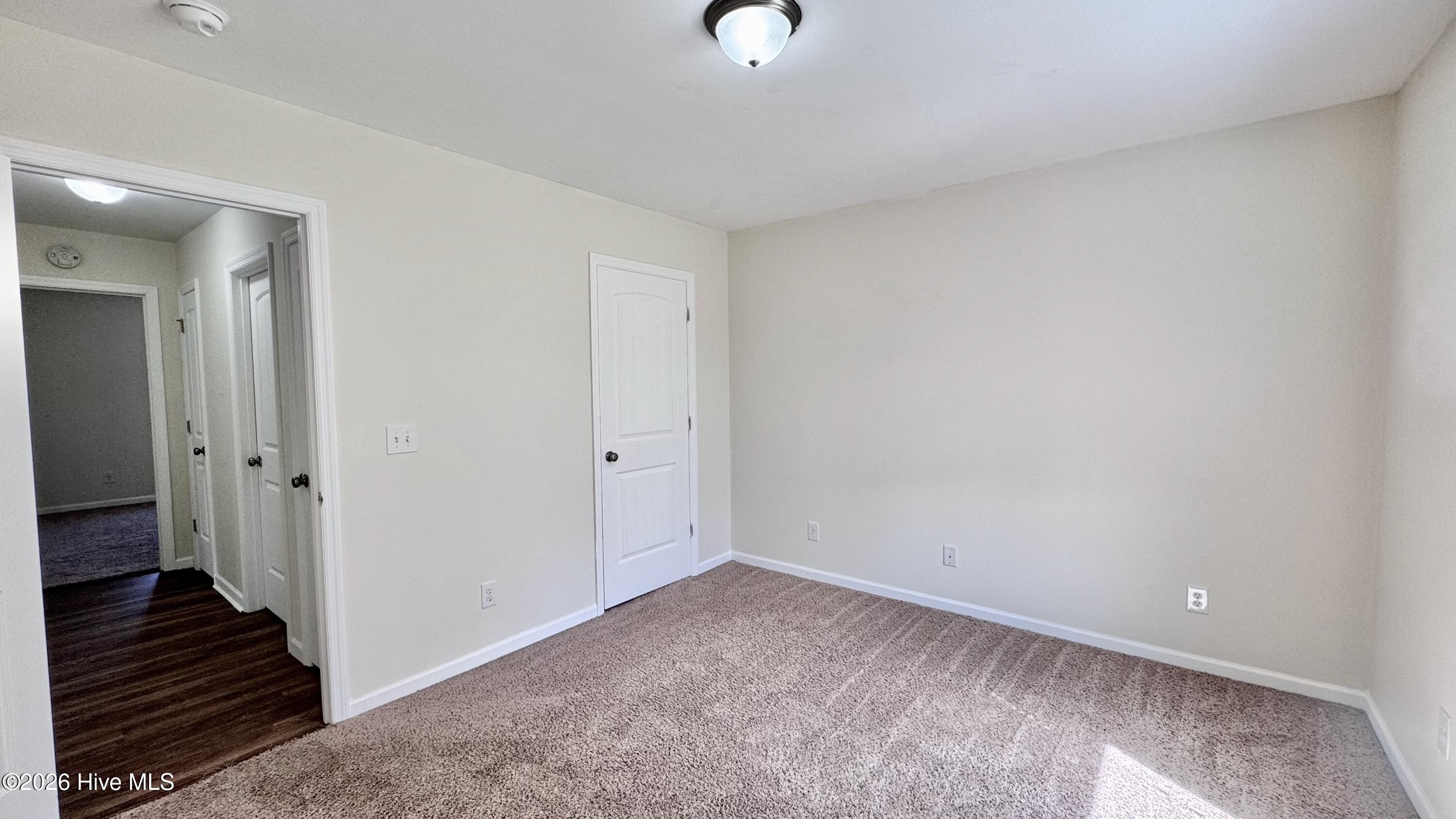 100561973 | Photo 24