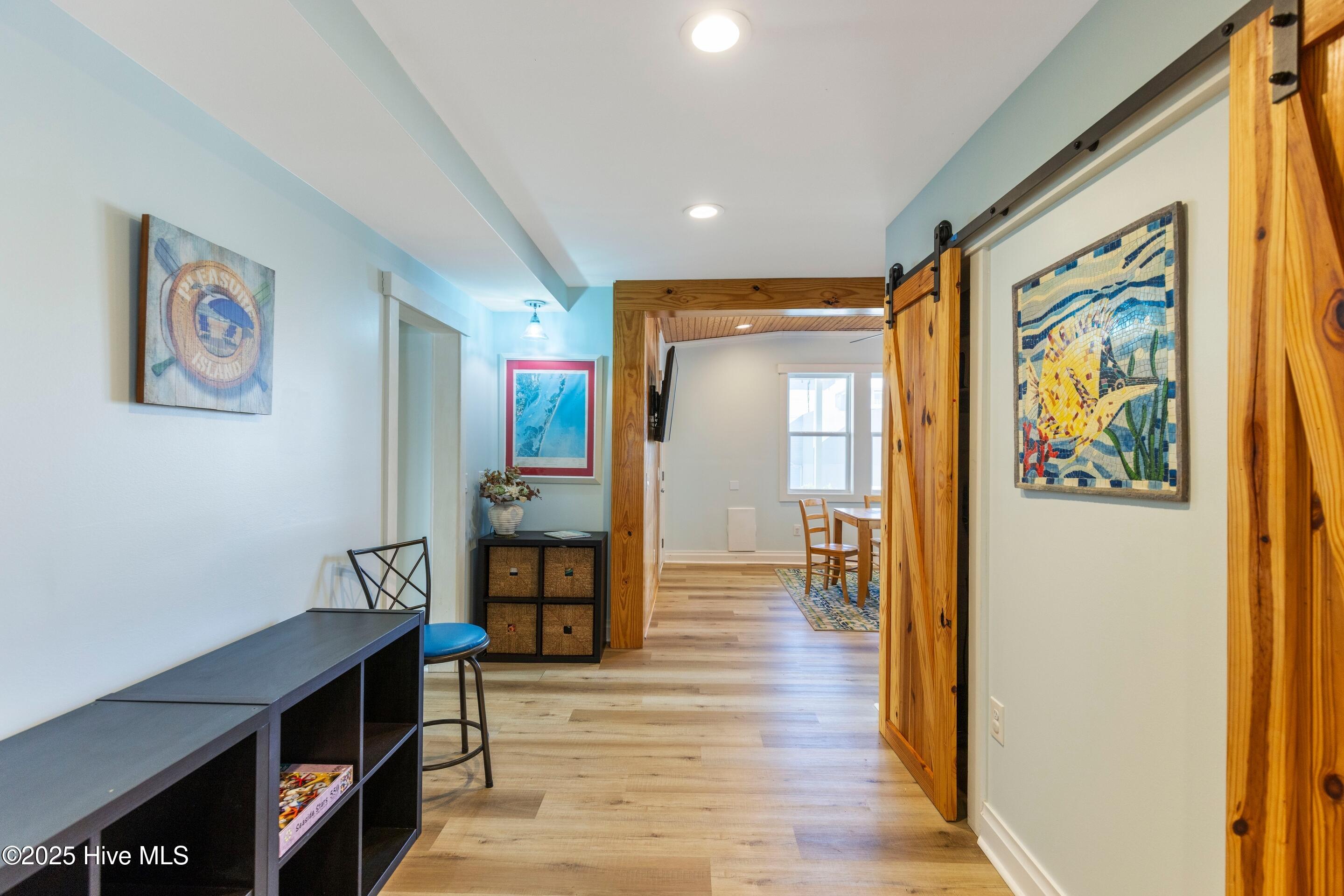 100567427 | Photo 31