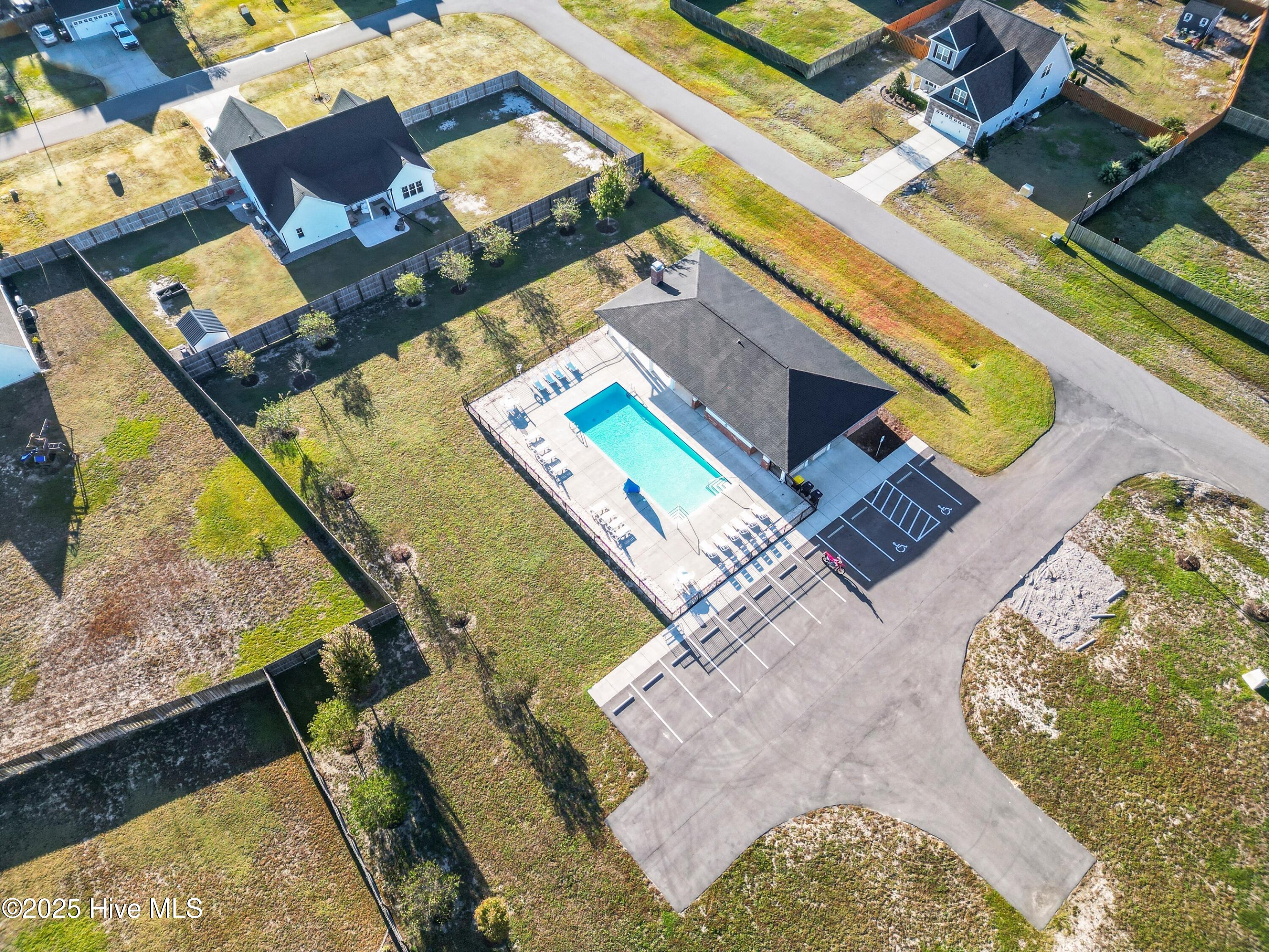 100538815 | Photo 74