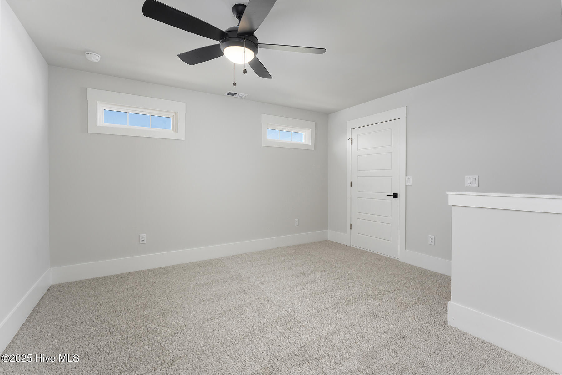 100506461 | Photo 16