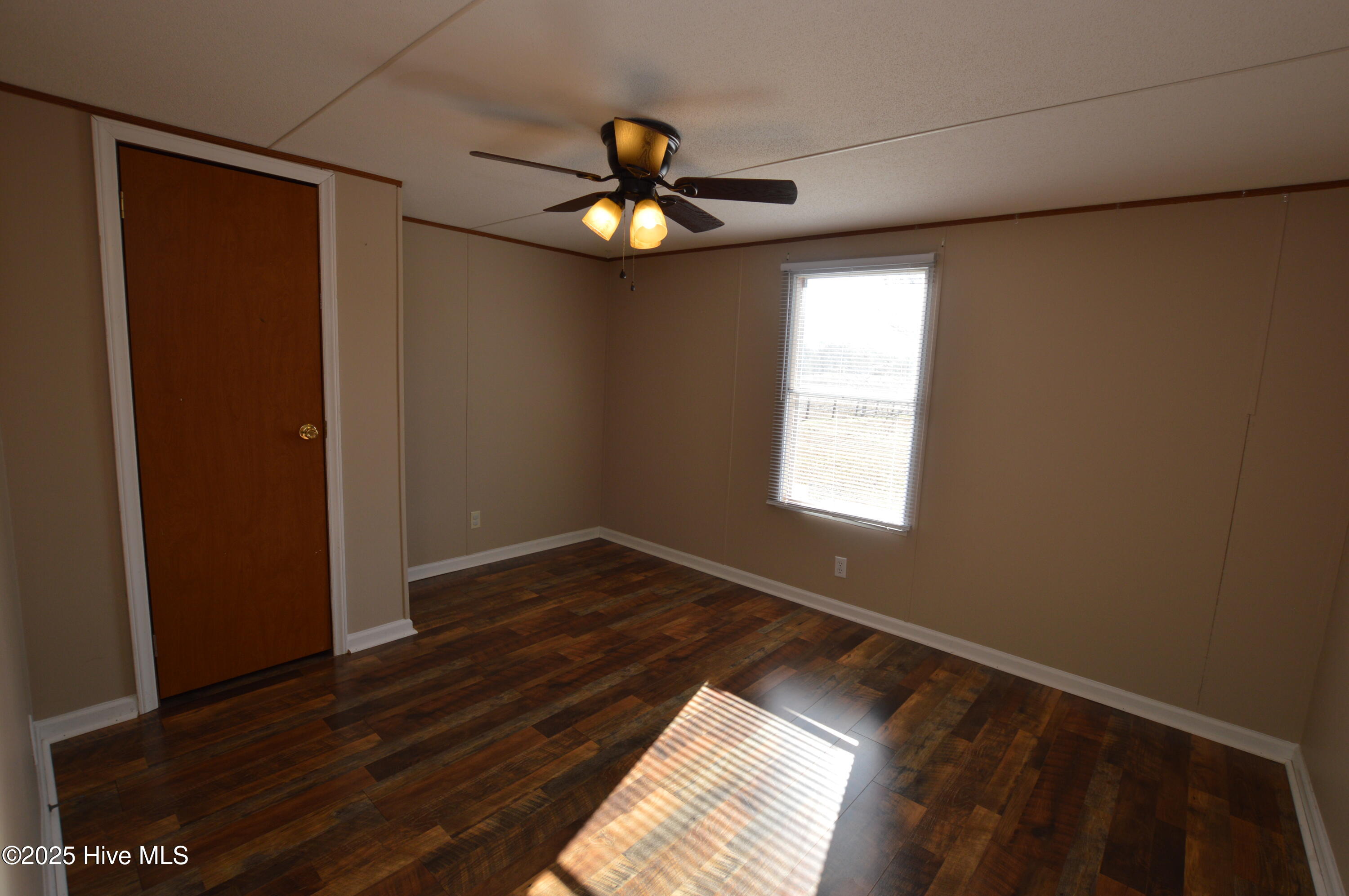 100545772 | Photo 11