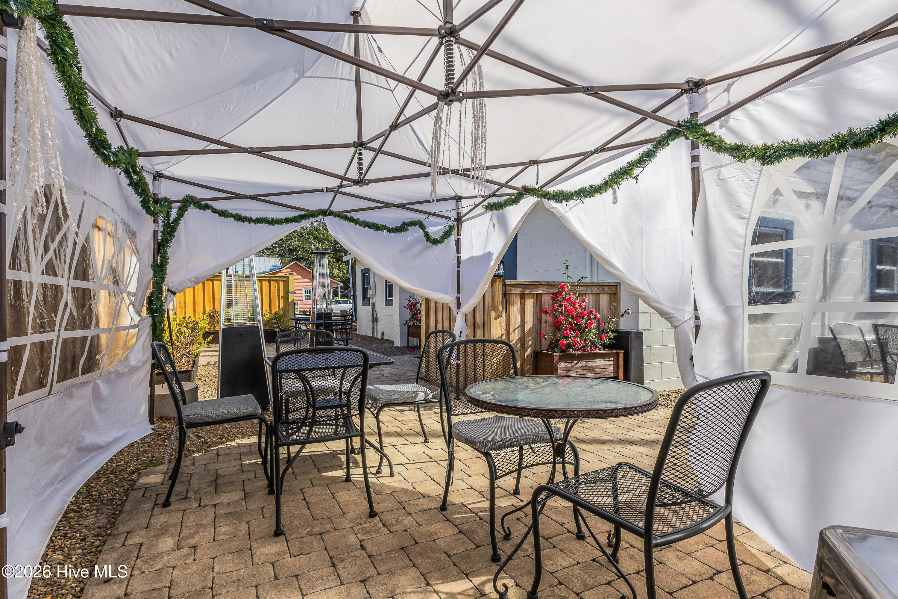 100517348 | Photo 46