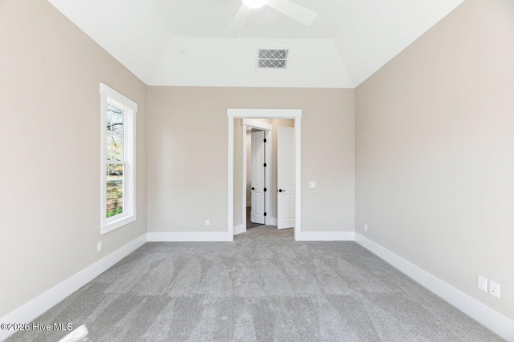 100541579 | Photo 31