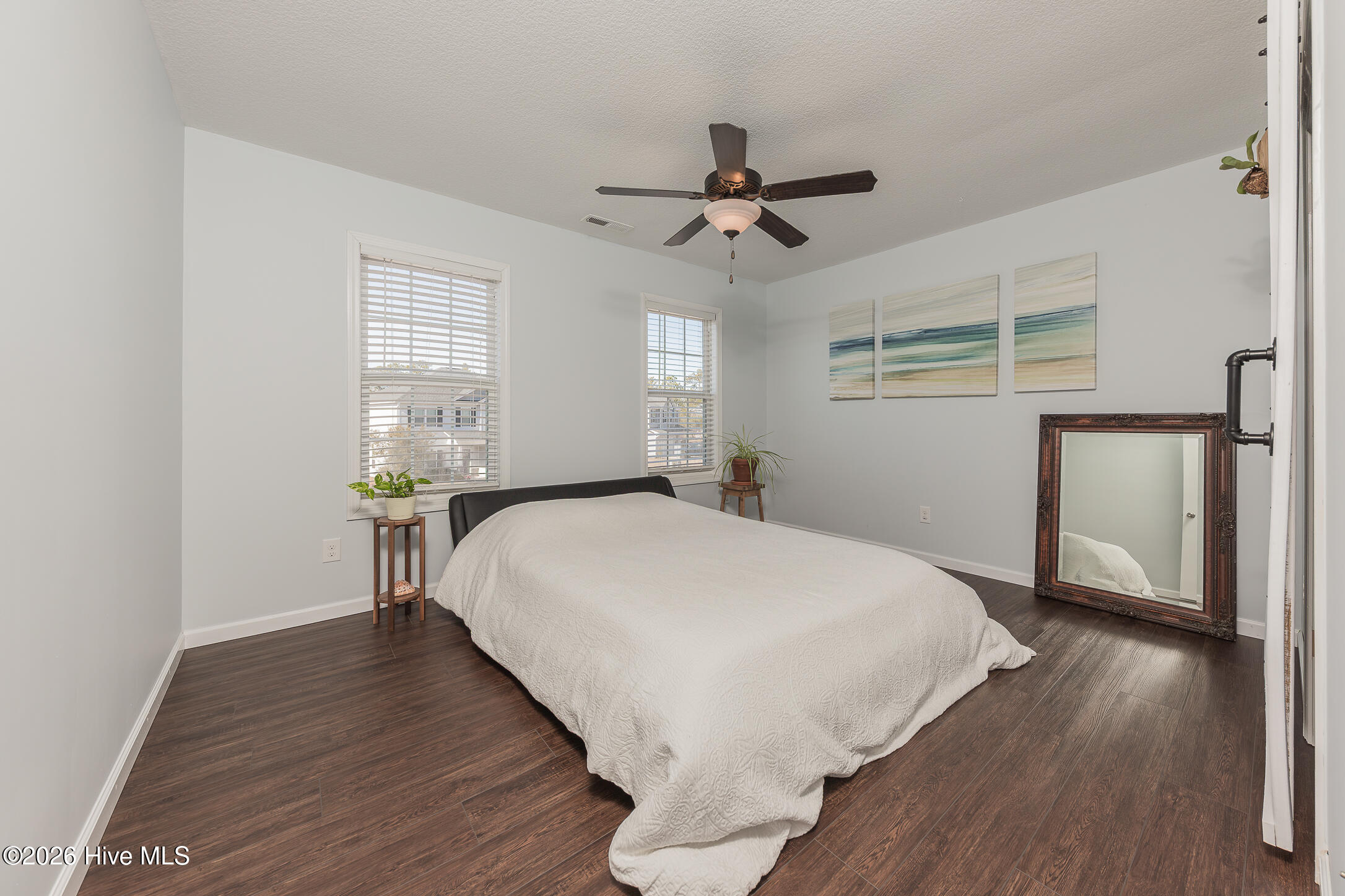 100554751 | Photo 49