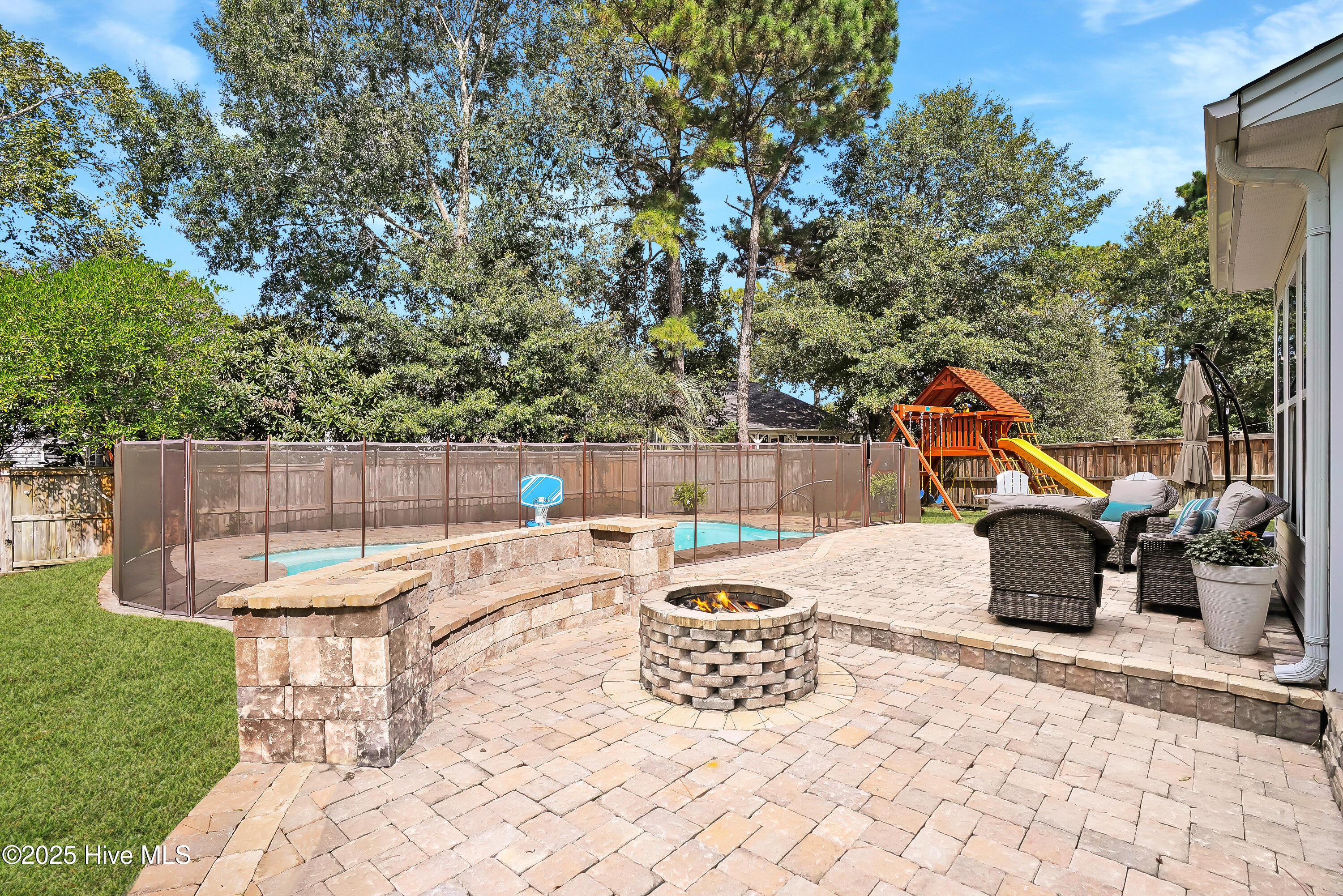 100536880 | Photo 42