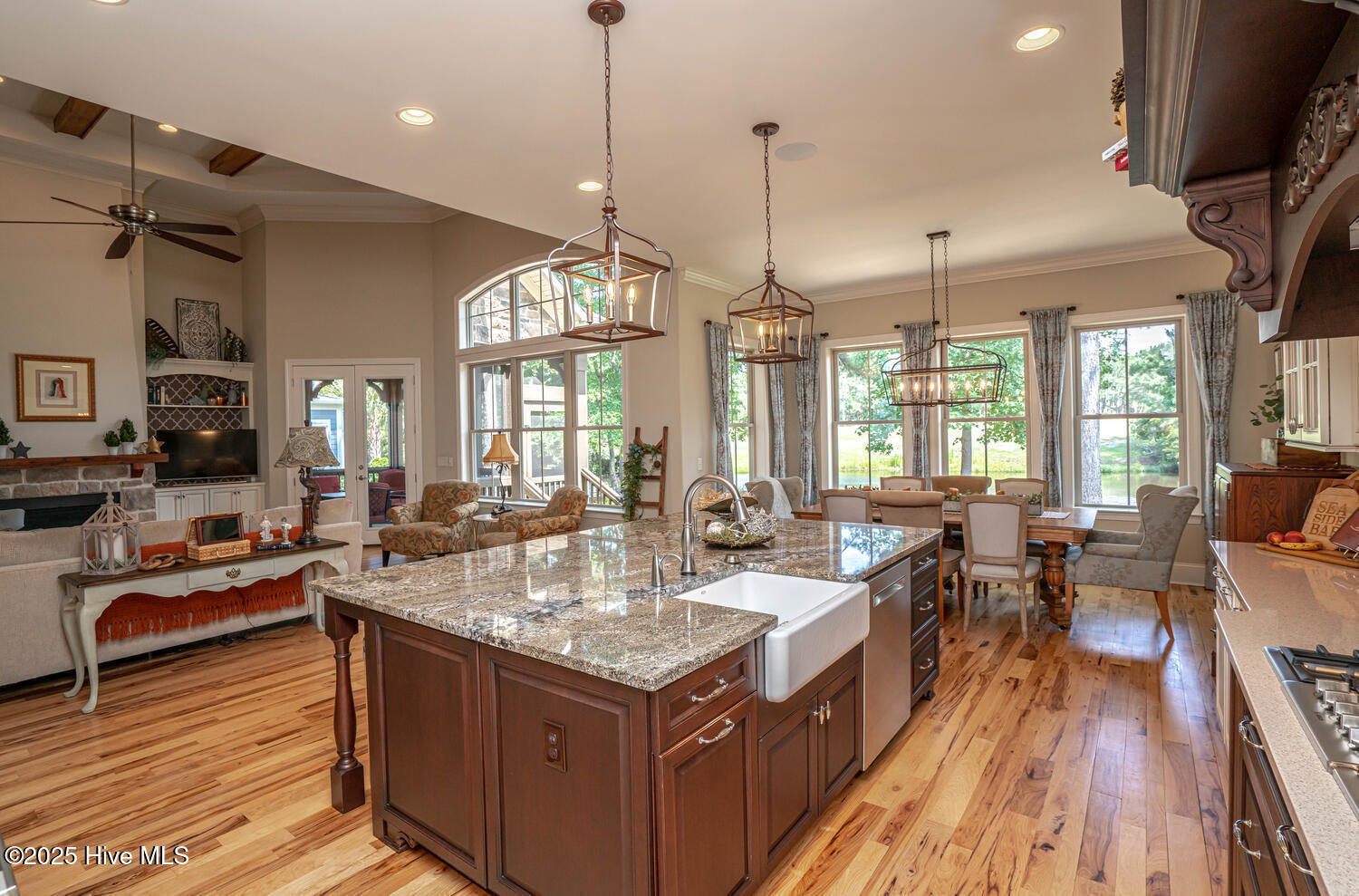 100514685 | Photo 20