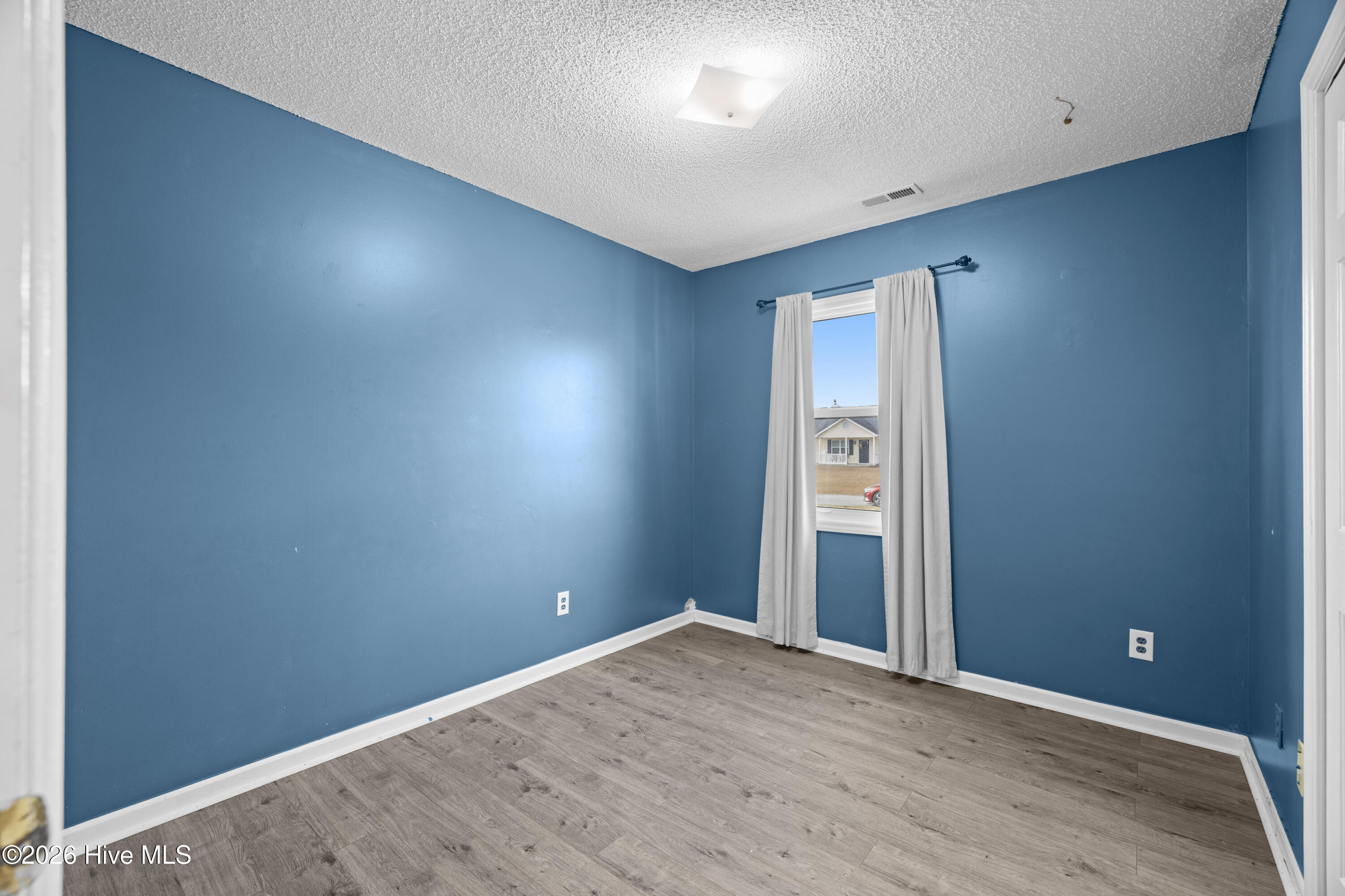 100556081 | Photo 23